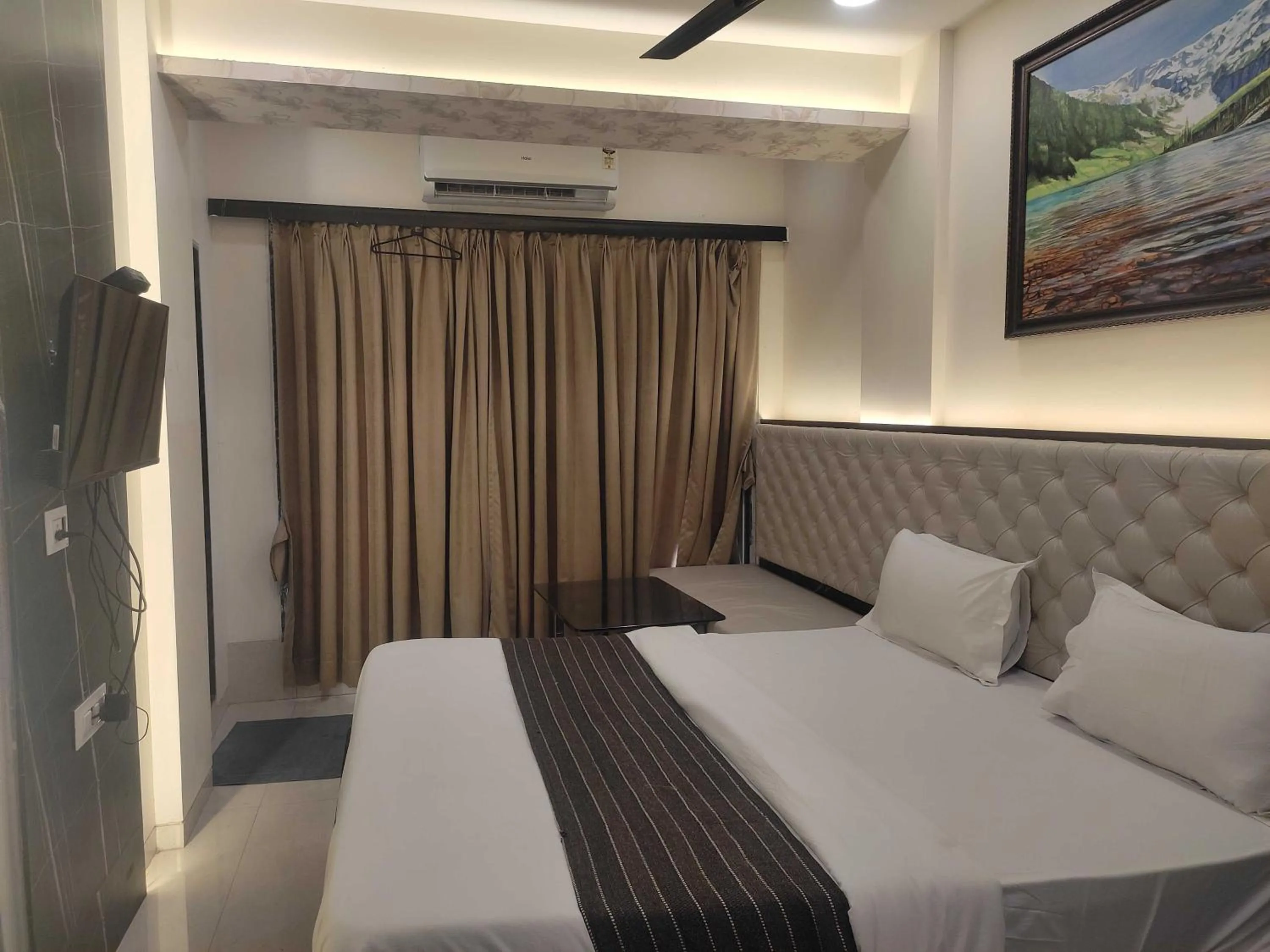 Bedroom in Hotel O MAIREAD