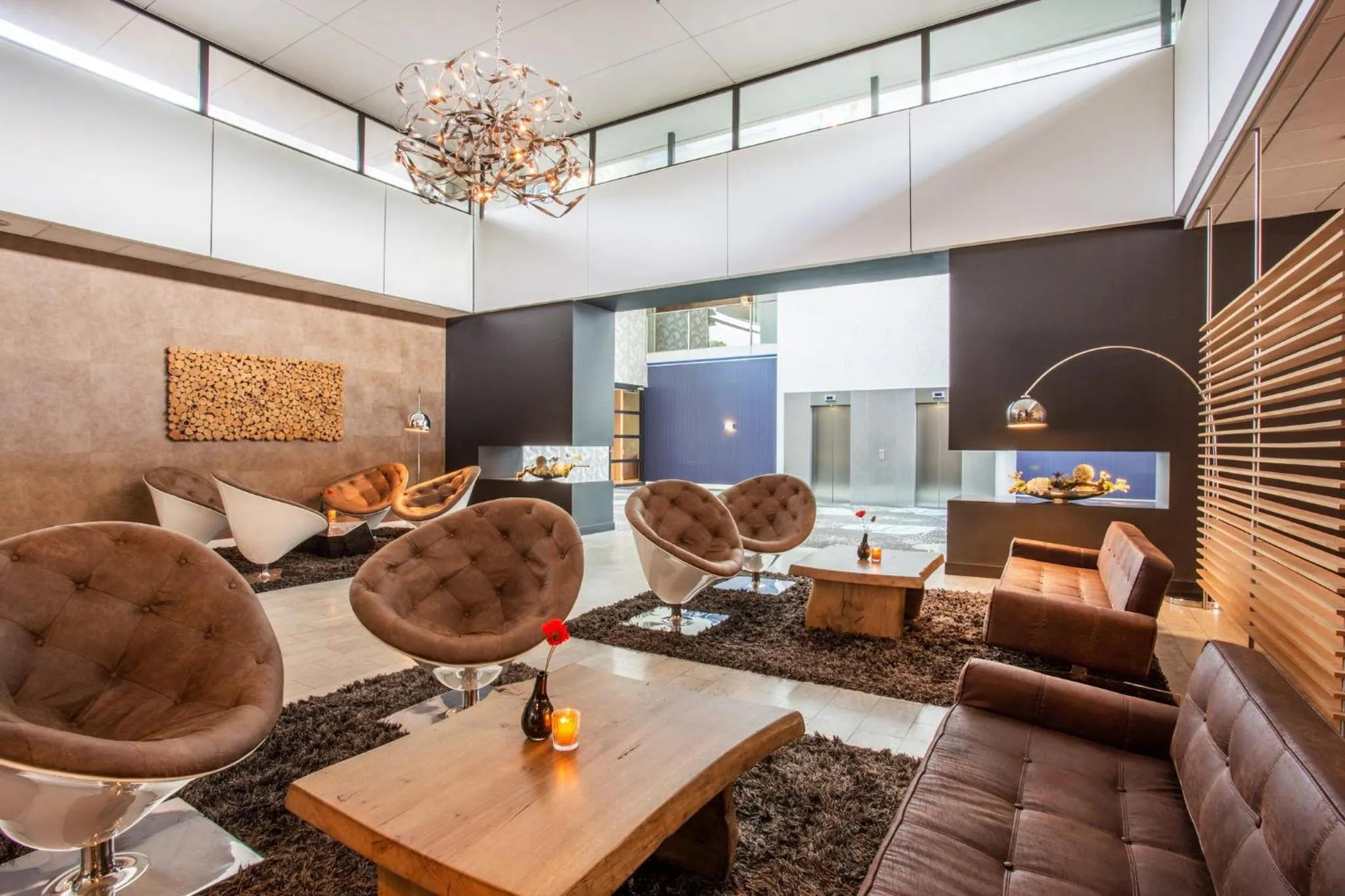 Lobby or reception in Leonardo Royal Hotel Den Haag Promenade