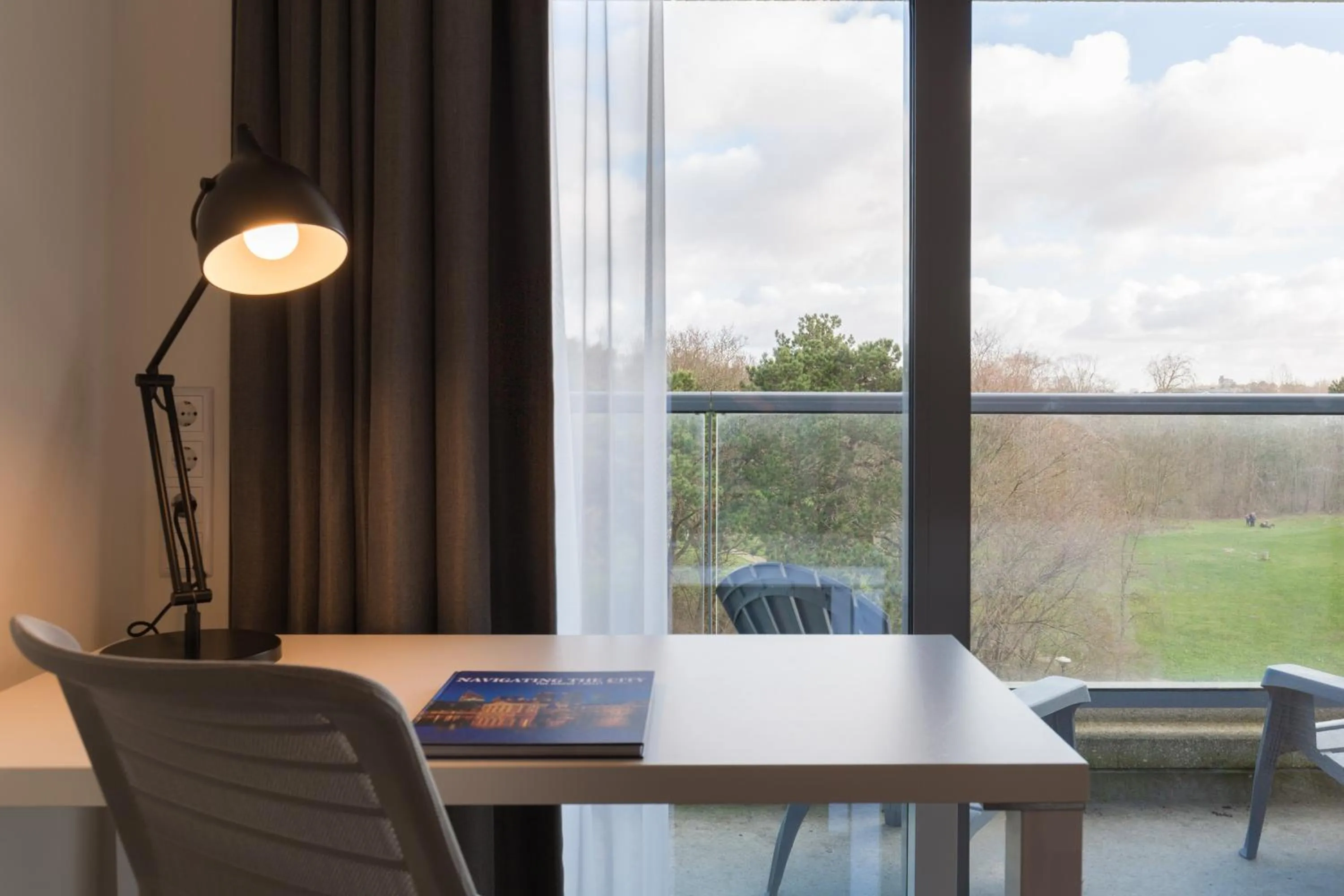 Bedroom in Leonardo Royal Hotel Den Haag Promenade