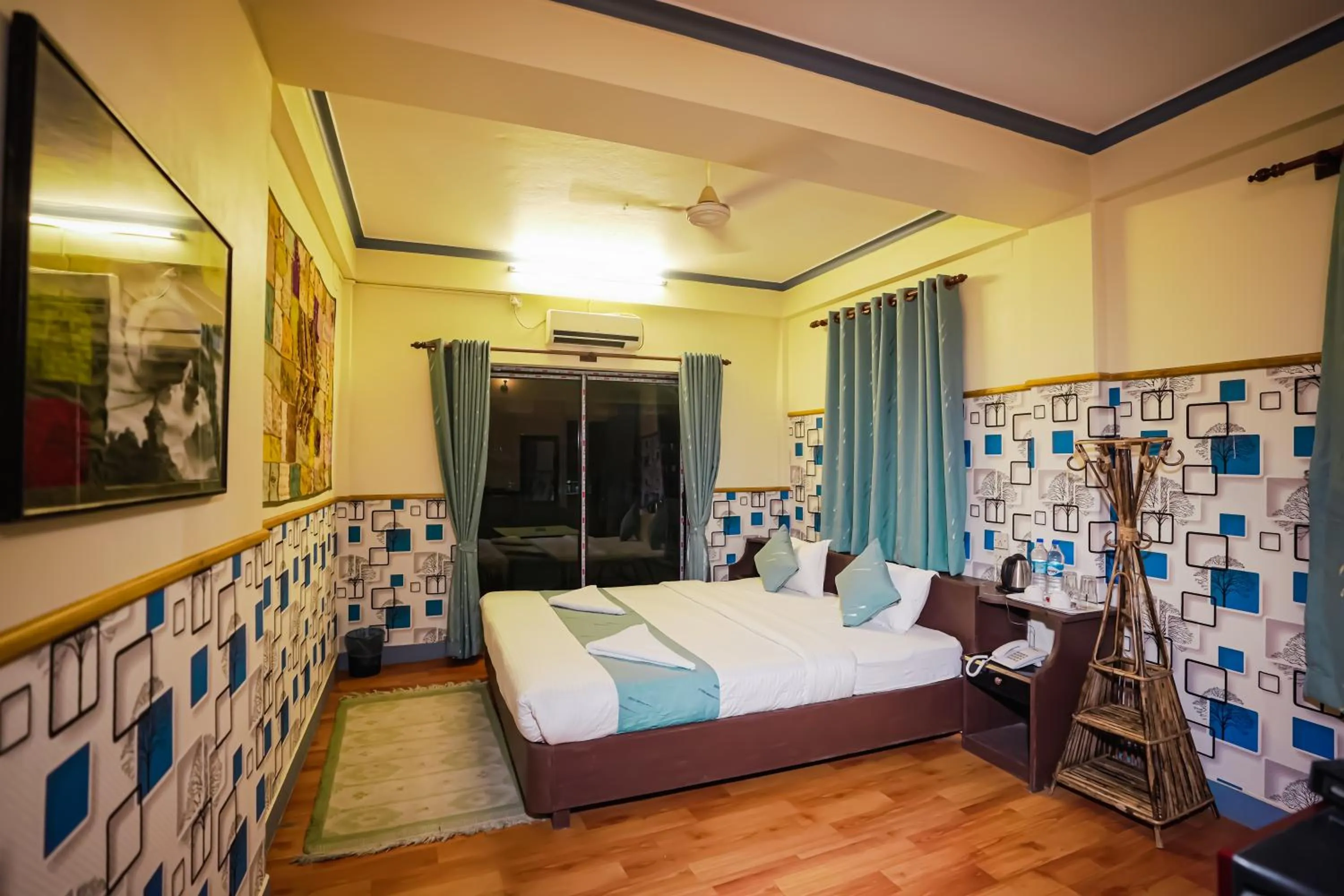 Bed in Himalayan Guest House