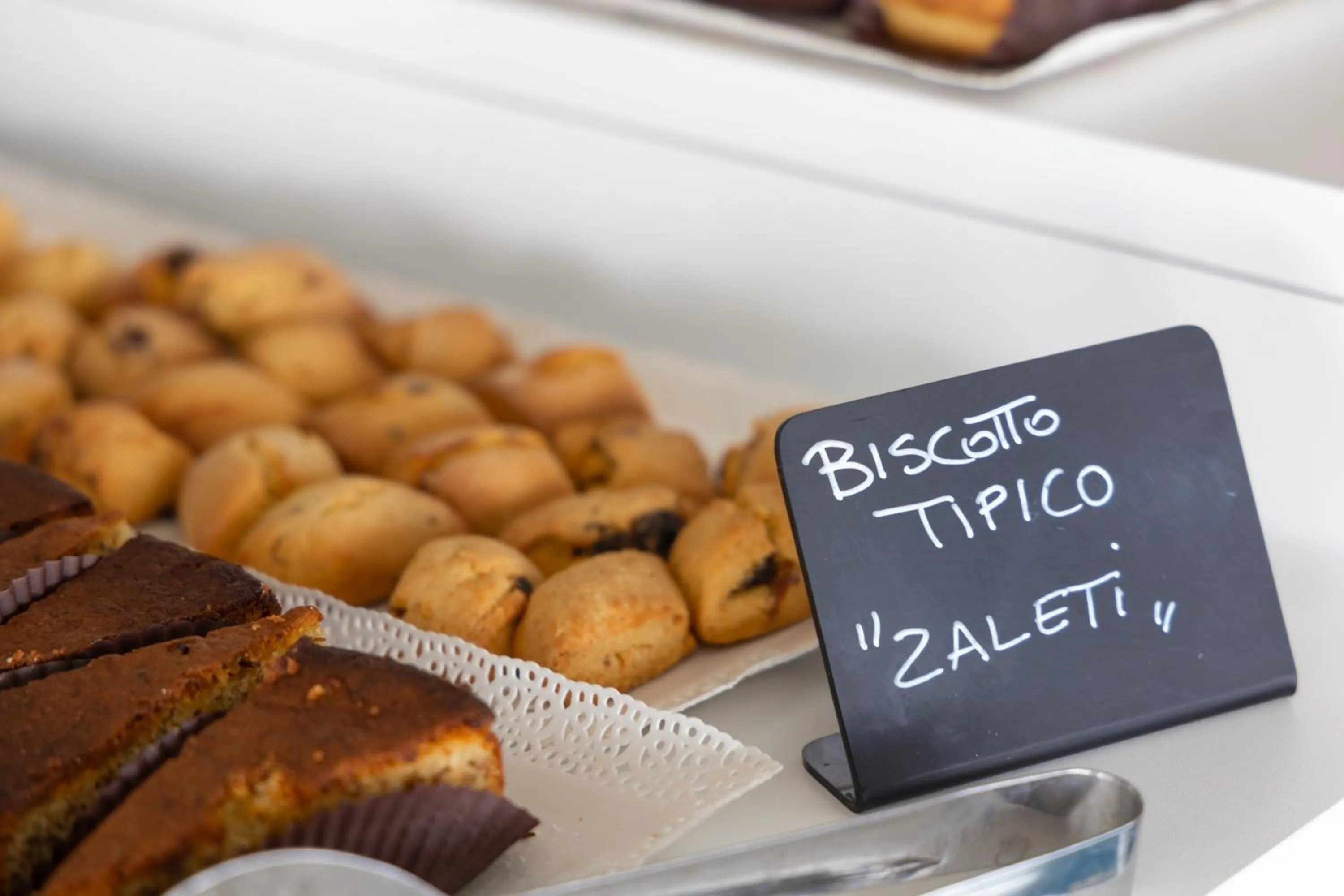 Food and drinks in Ambasciatori Suite Hotel