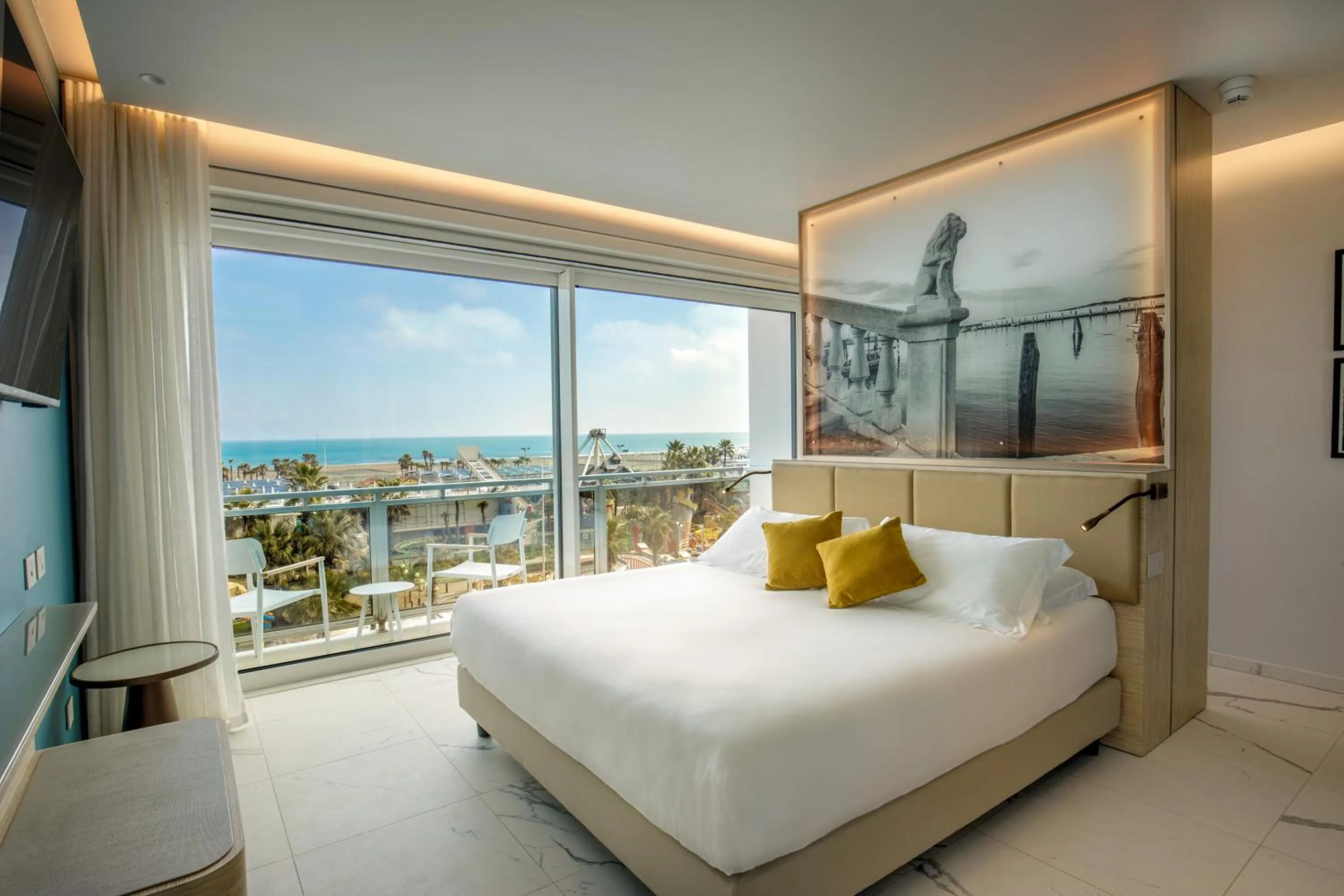 Bed in Ambasciatori Suite Hotel