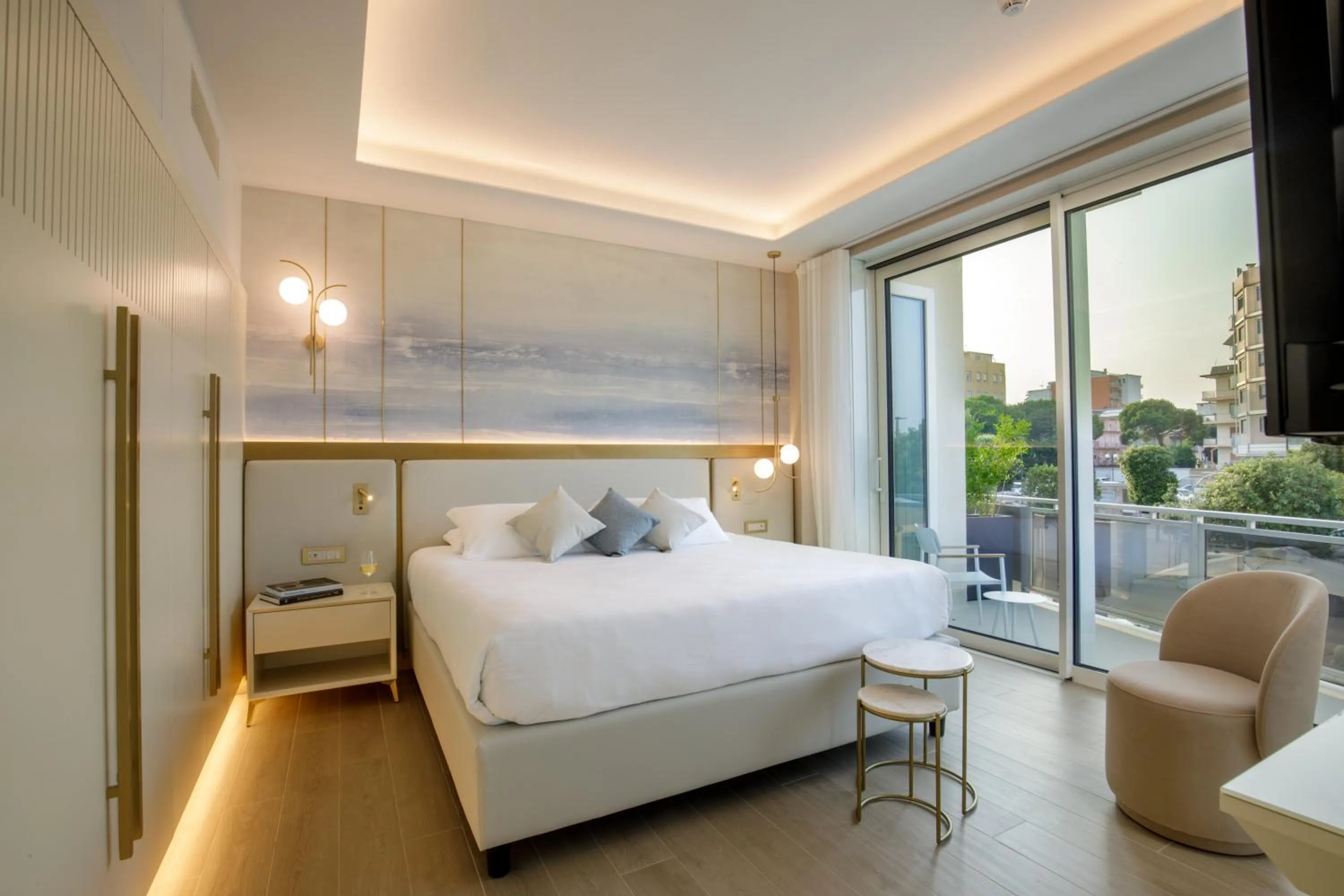 Bed in Ambasciatori Suite Hotel