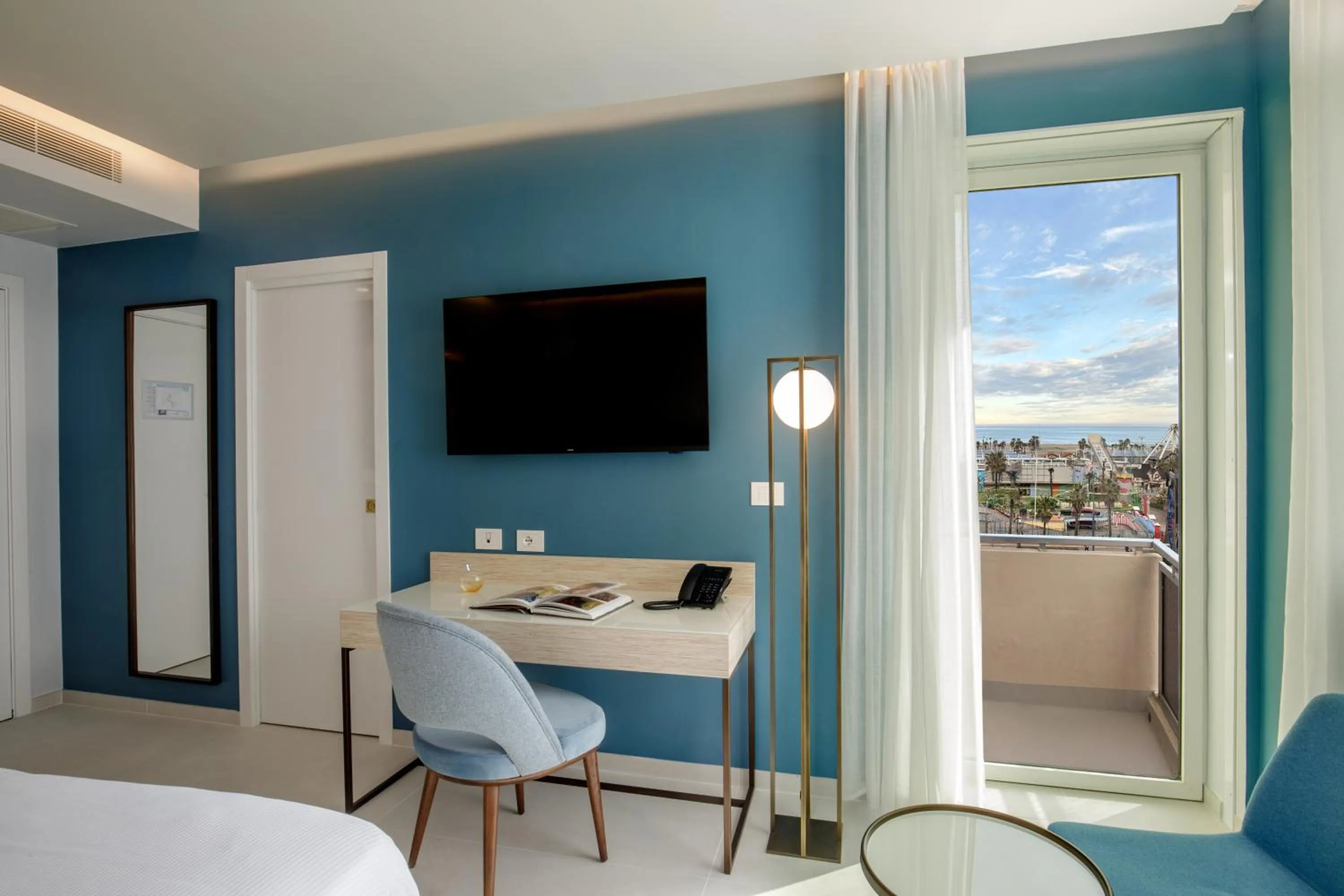 Photo of the whole room, Bed in Ambasciatori Suite Hotel