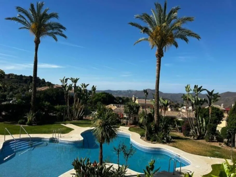 Ruim appartement, zonnig terras, Alhaurin Golf!