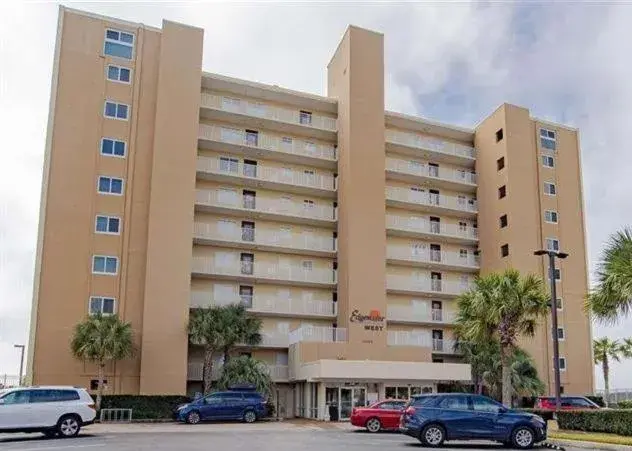 Edgewater West 53 by ALBVR - This Beachfront Condo is Perfect for your next Family Getaway Edgewater West 53 by ALBVR - This Beachfront Condo is Perfect for your next Family Getaway