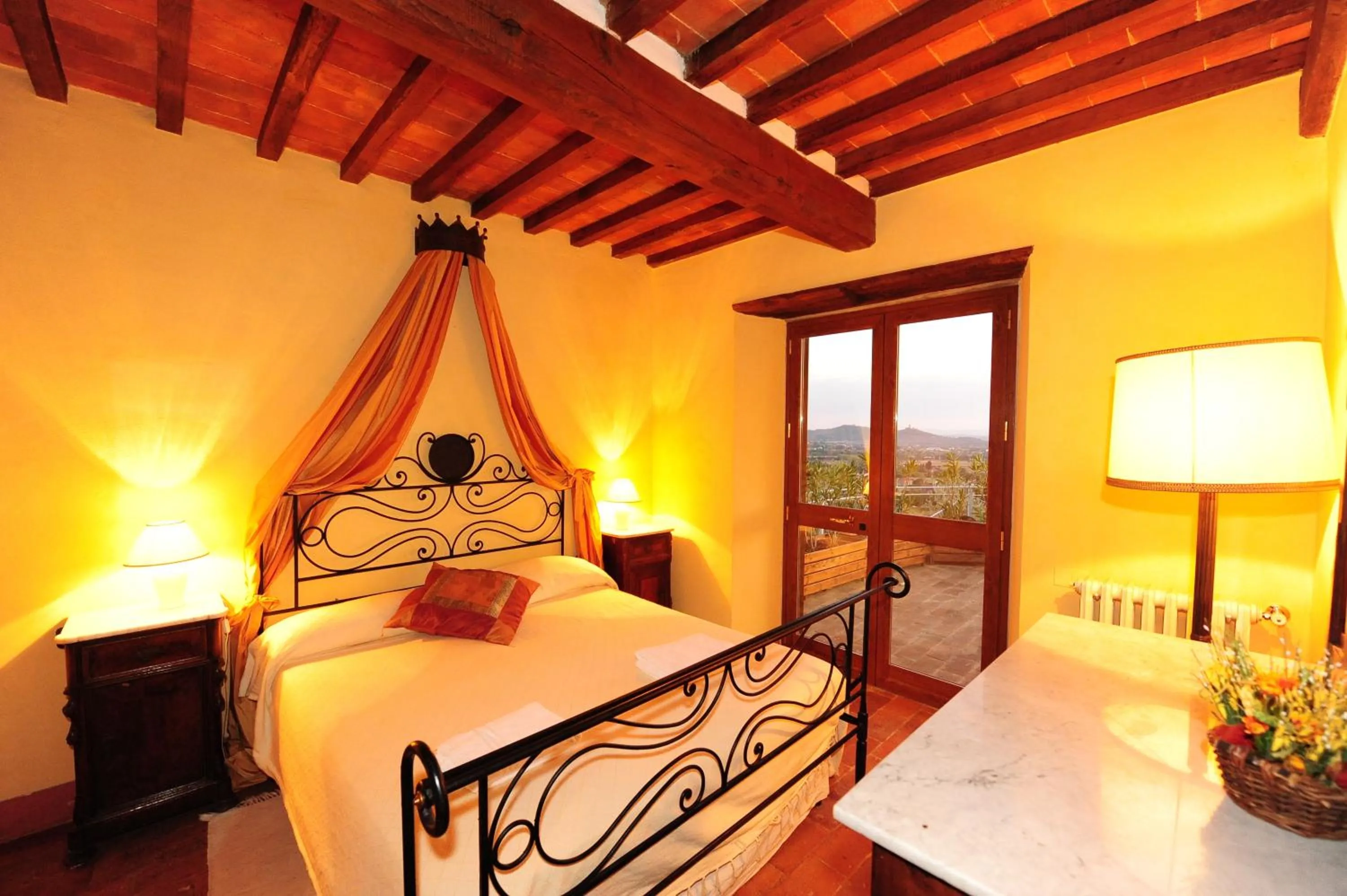 Decorative detail, Bed in Villa Senaia