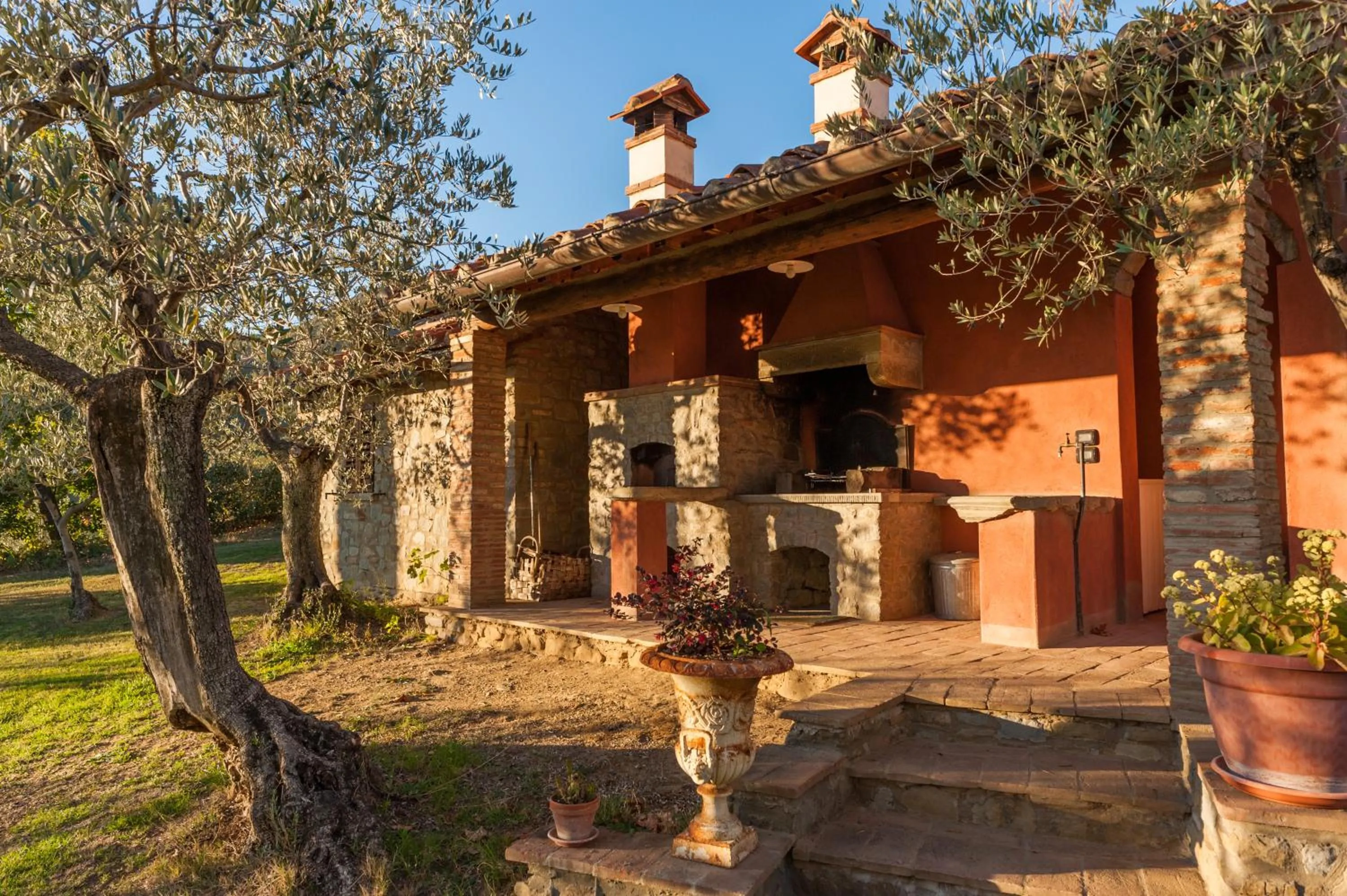 BBQ facilities in Villa Senaia