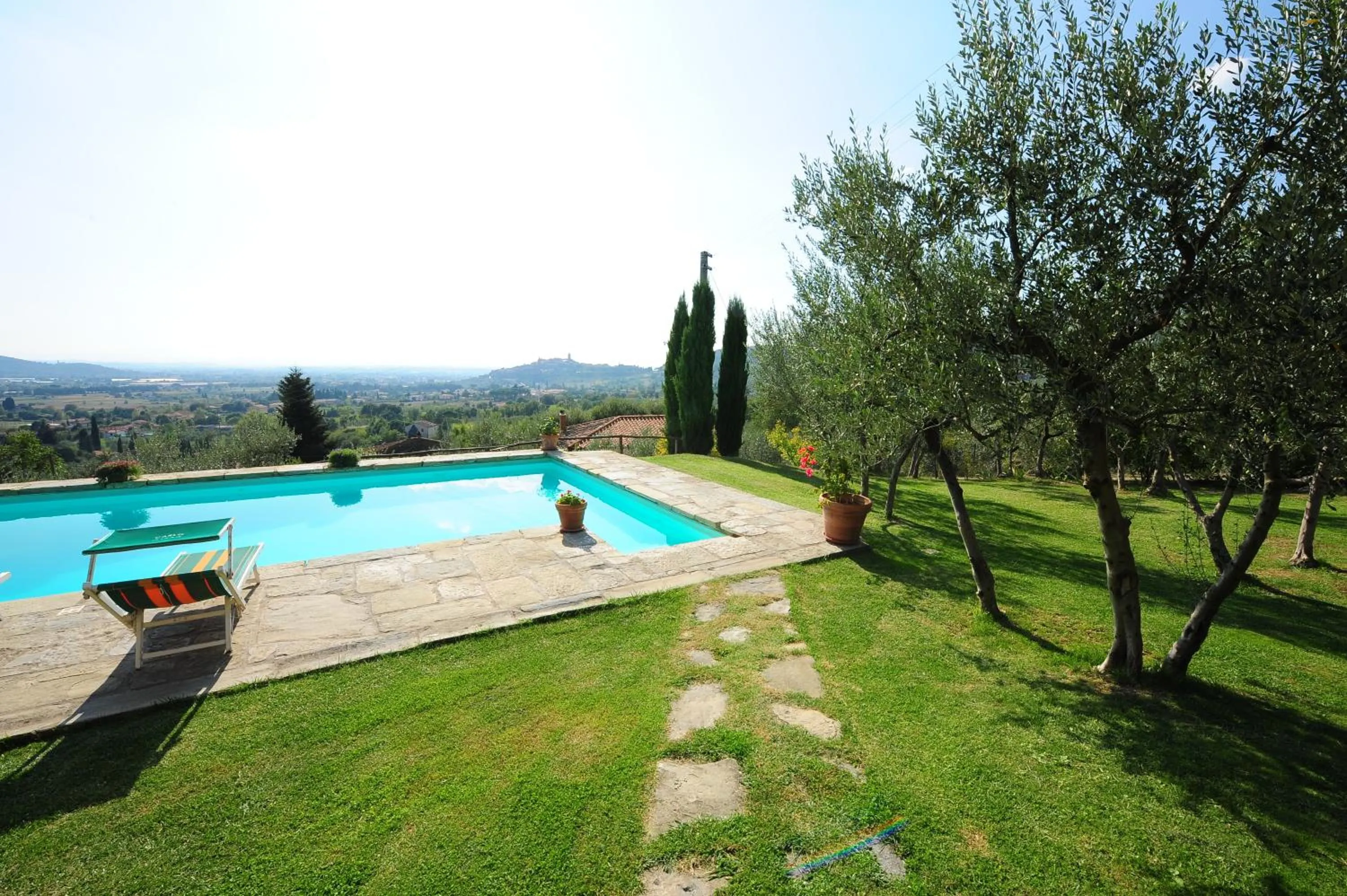 Swimming pool in Villa Senaia
