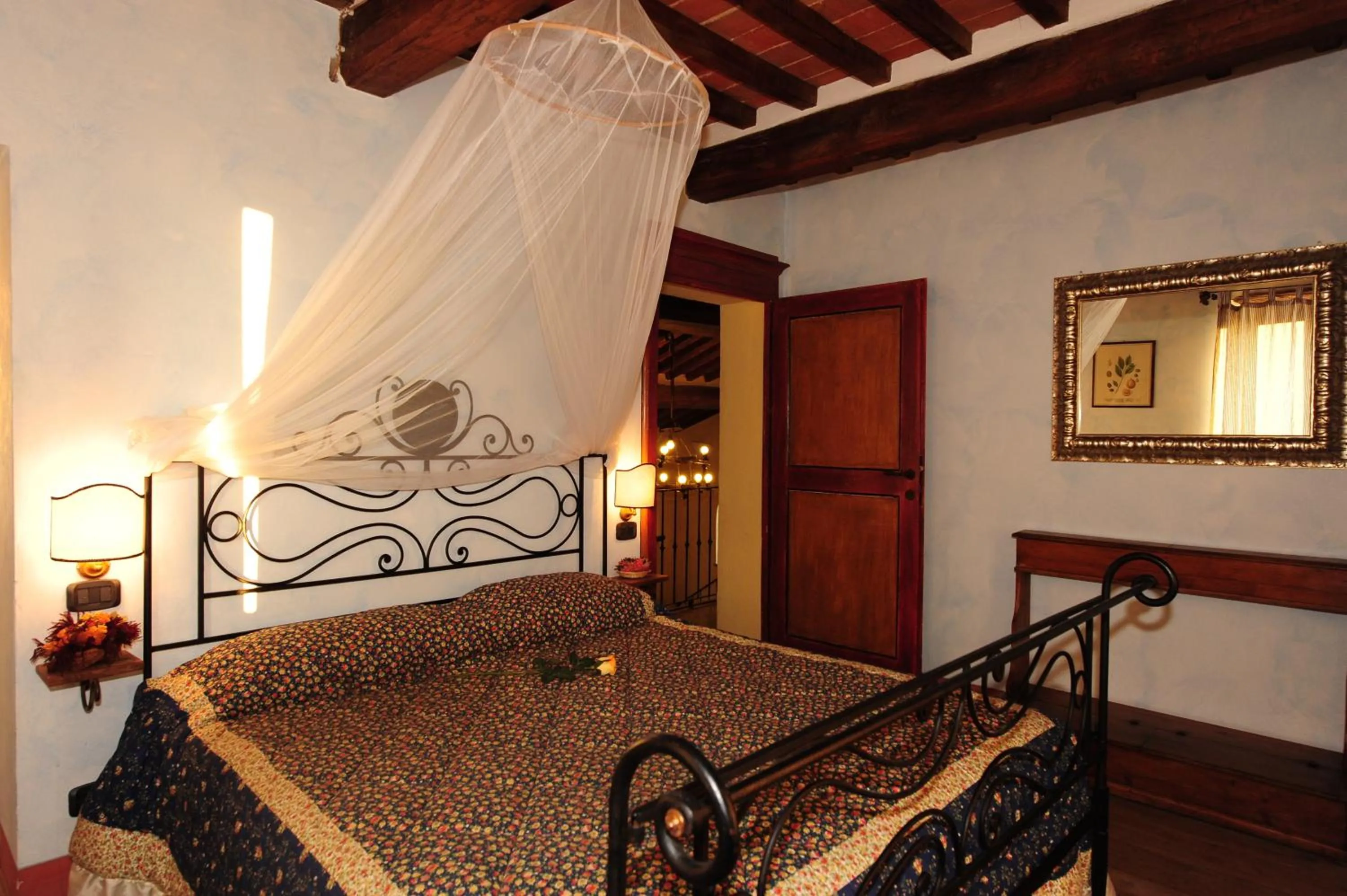 Decorative detail, Bed in Villa Senaia