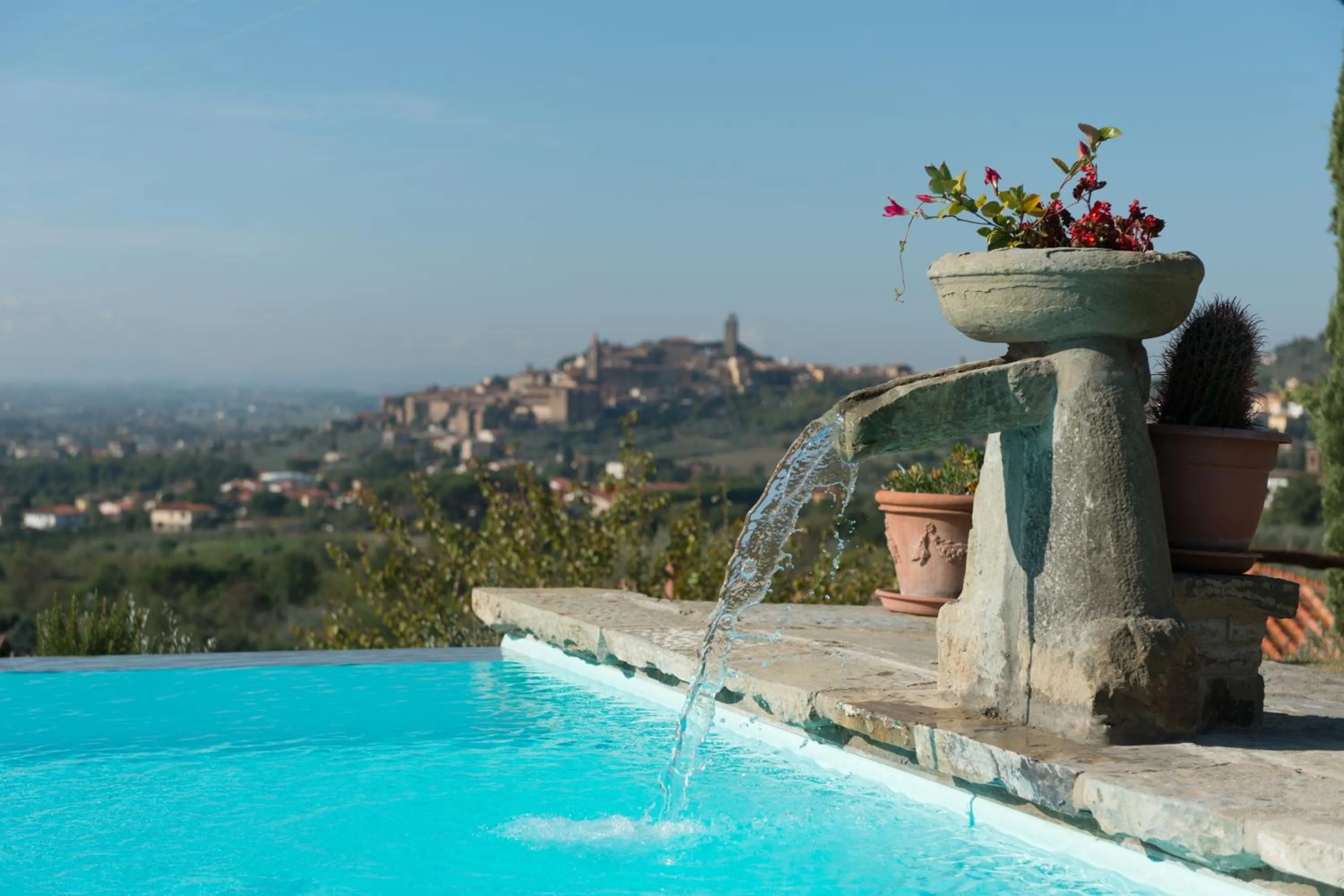 Swimming pool in Villa Senaia