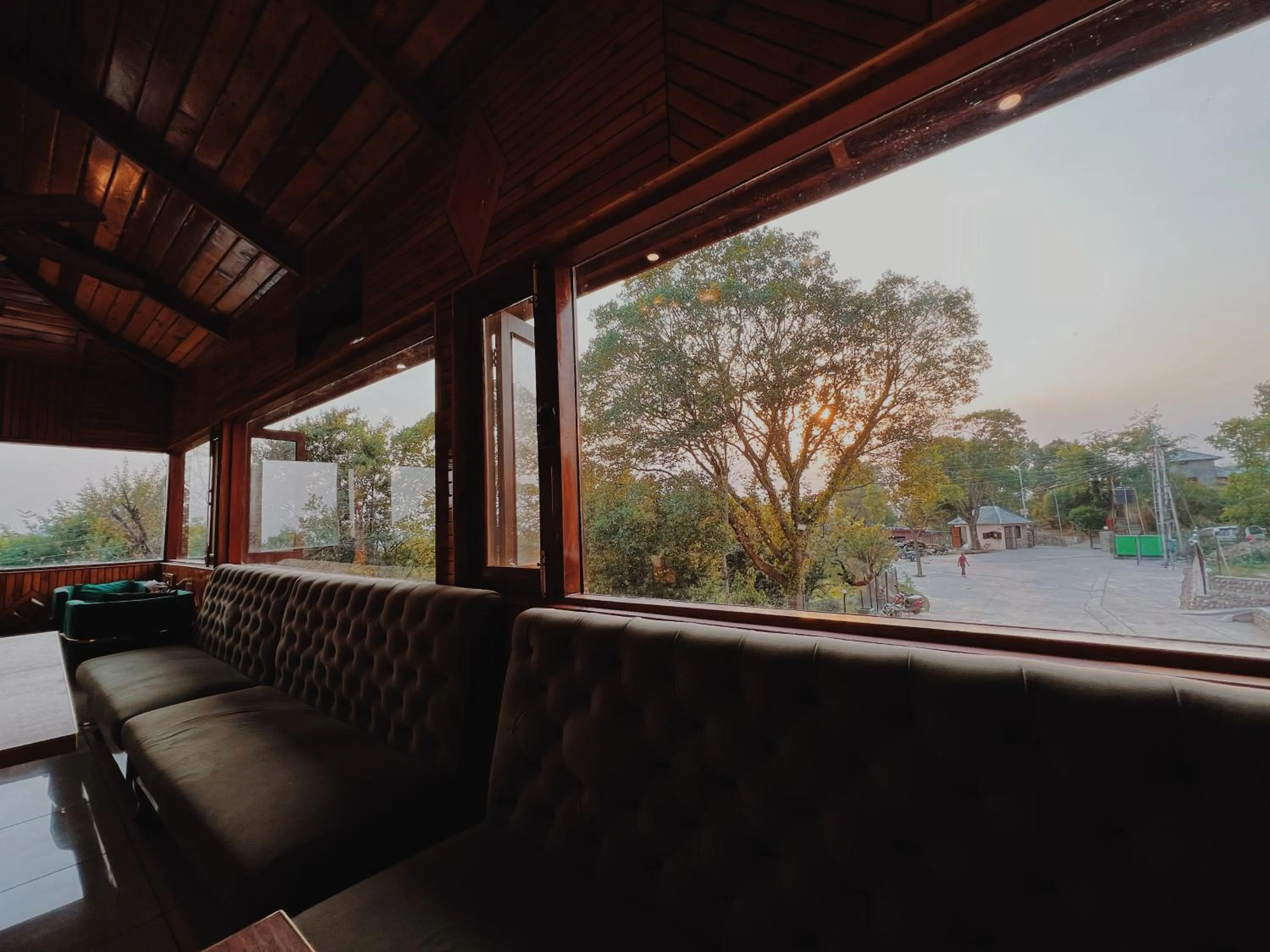 Restaurant/places to eat in Appas Hotel