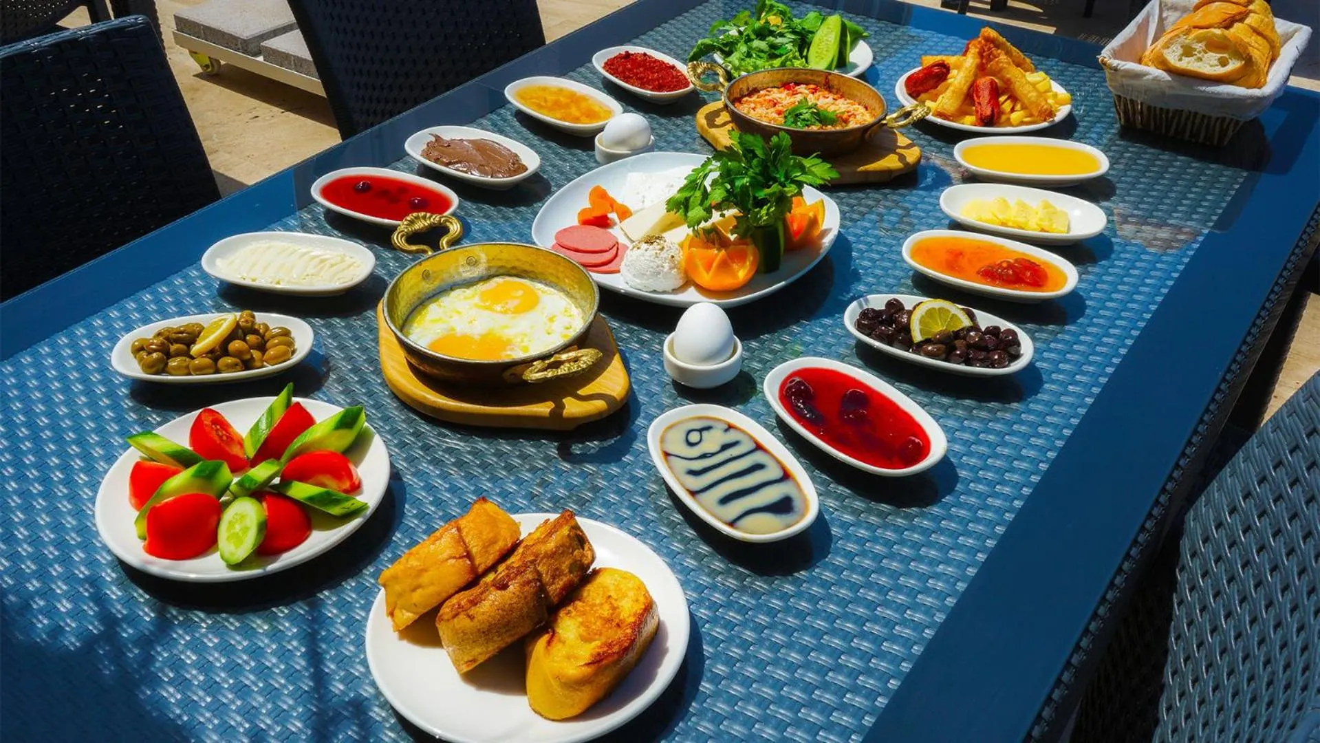 Food and drinks in Oscar Seaside Hotel & Spa