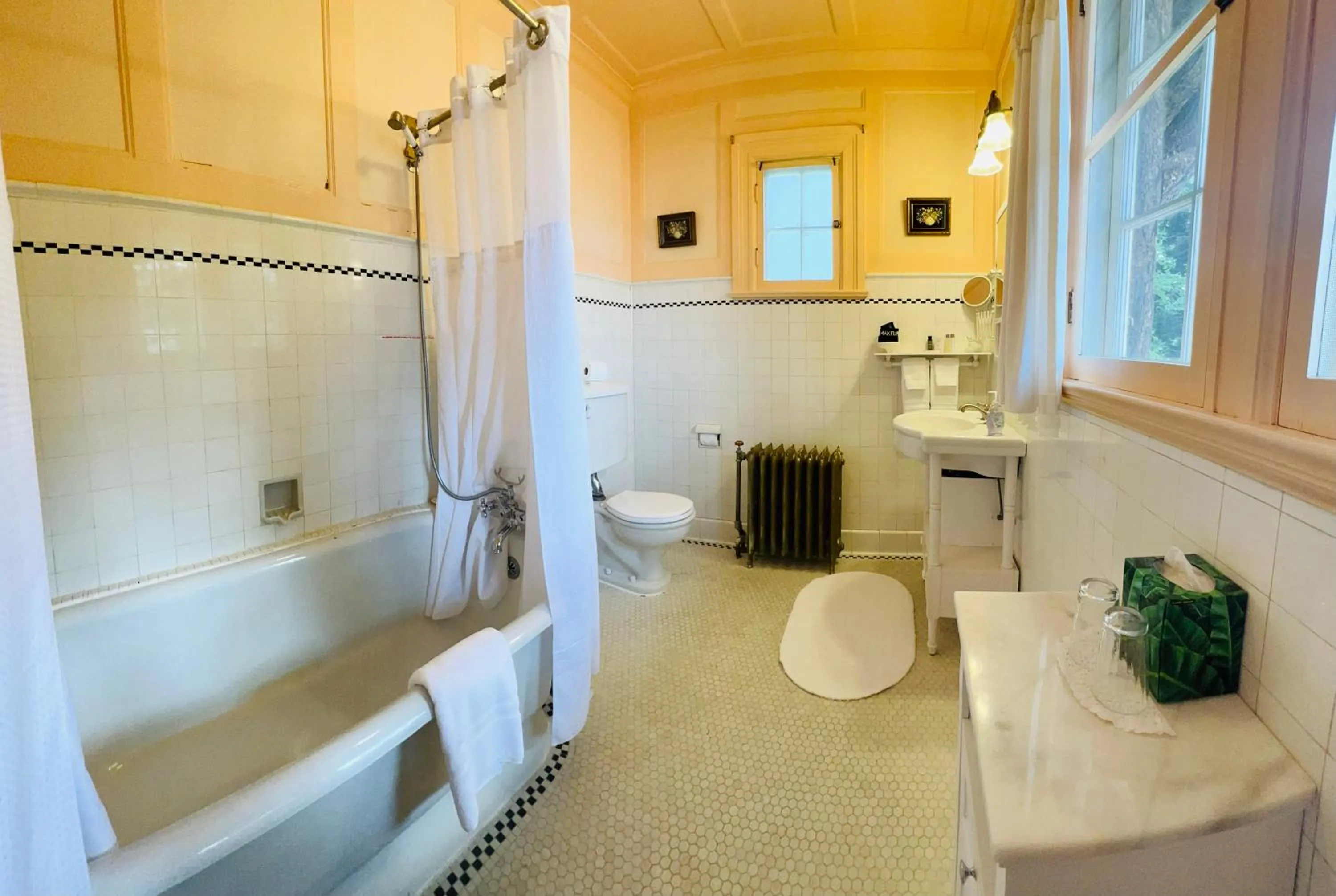 Bathroom in The Latch Inn