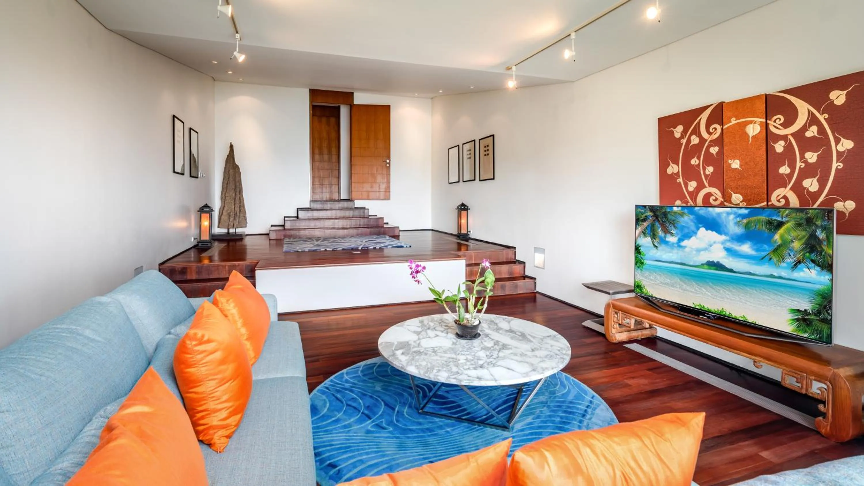 Communal lounge/ TV room in Villa Lomchoy