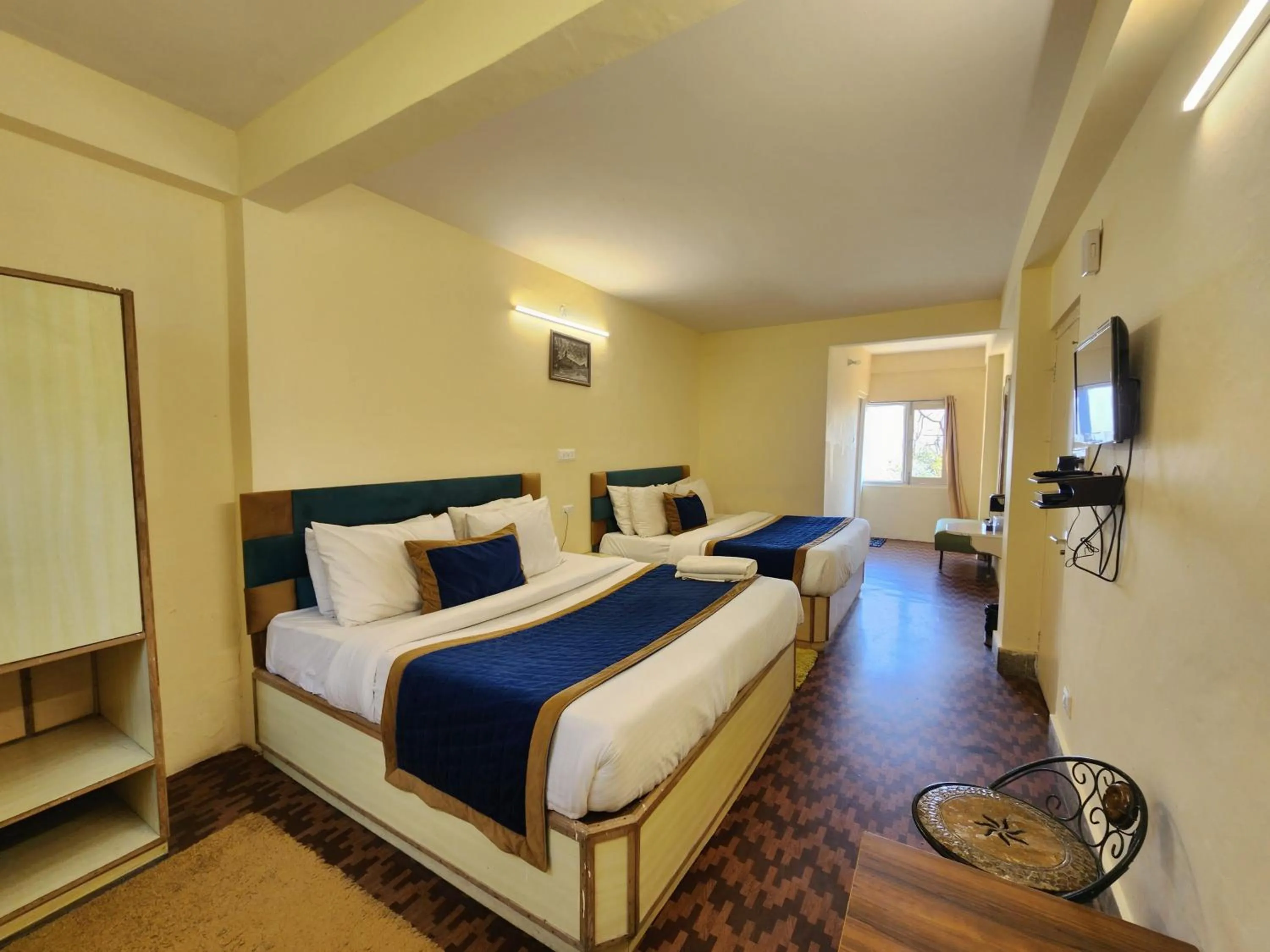 Bed in The Ashoka Inn 300mts walkable from Mall Road