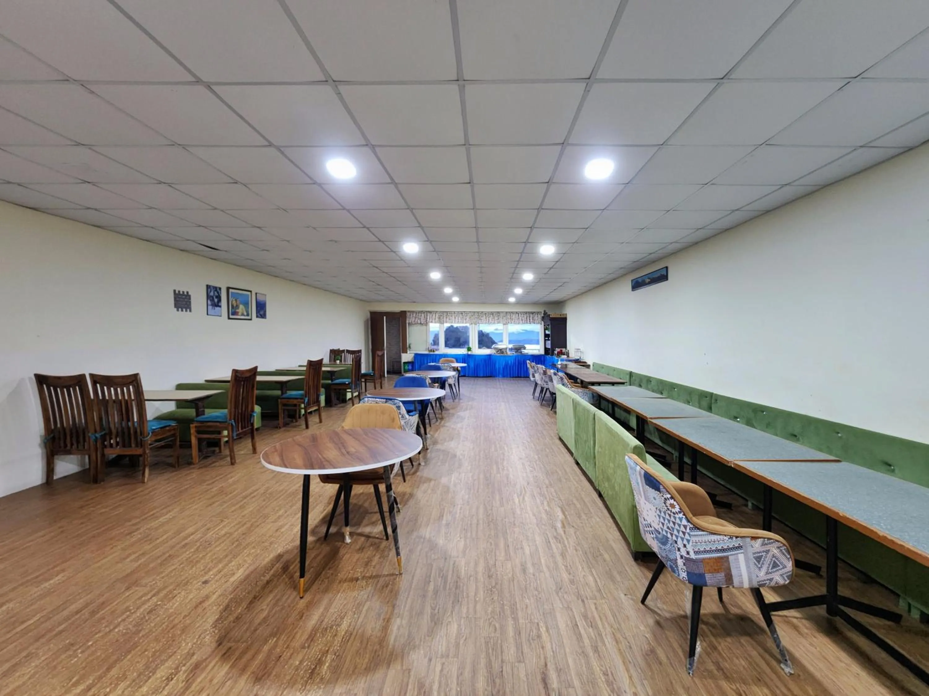 The Ashoka Inn 300mts walkable from Mall Road