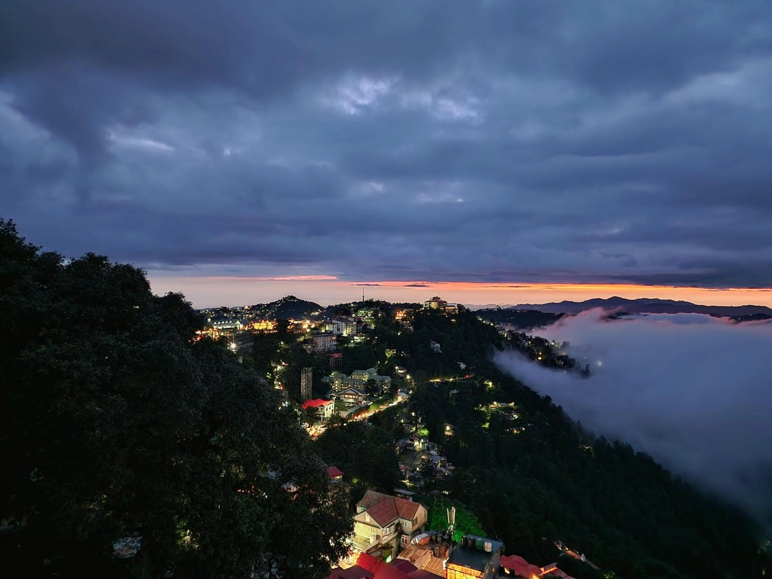 The Ashoka Inn 300mts walkable from Mall Road