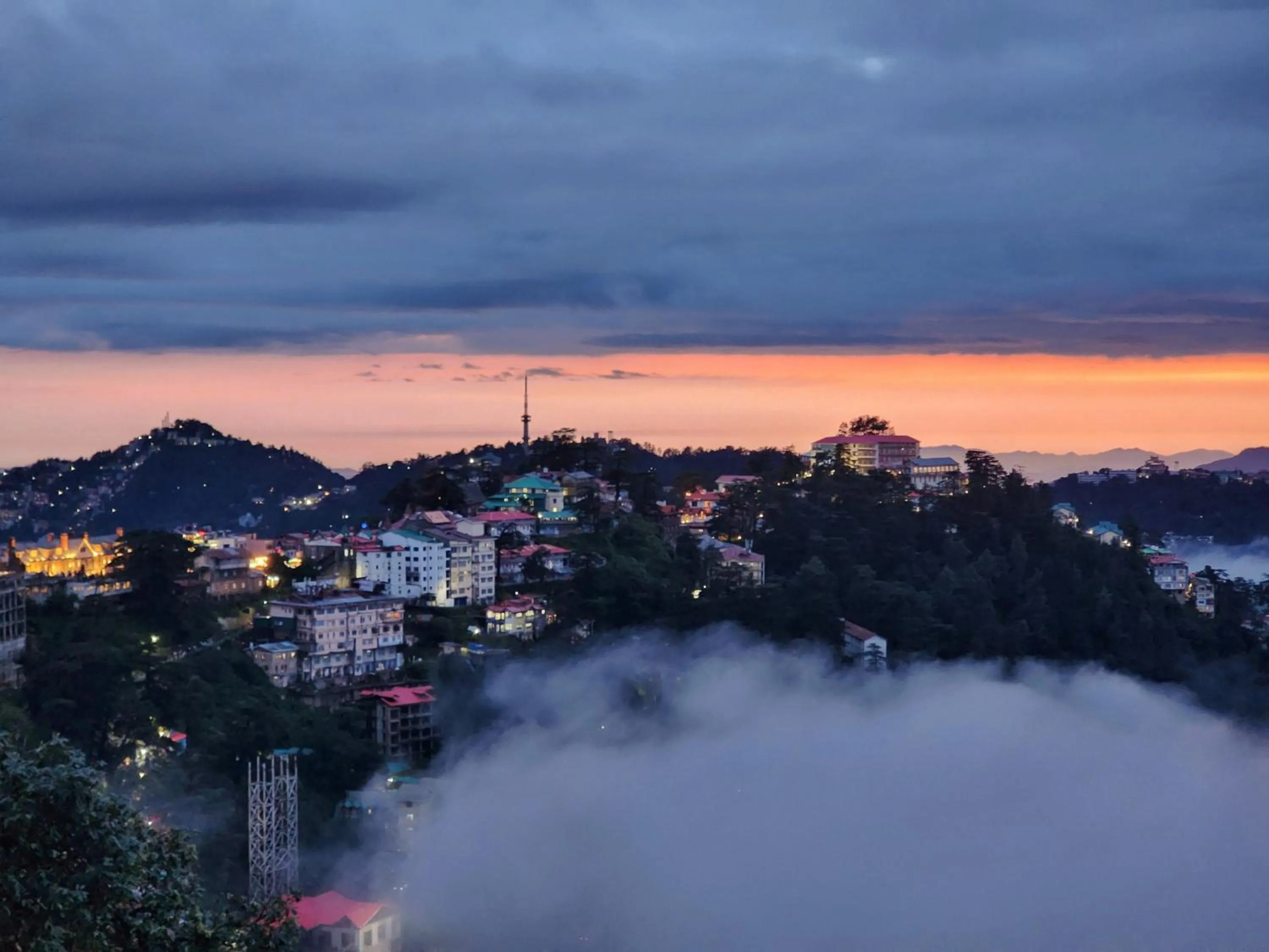 The Ashoka Inn 300mts walkable from Mall Road