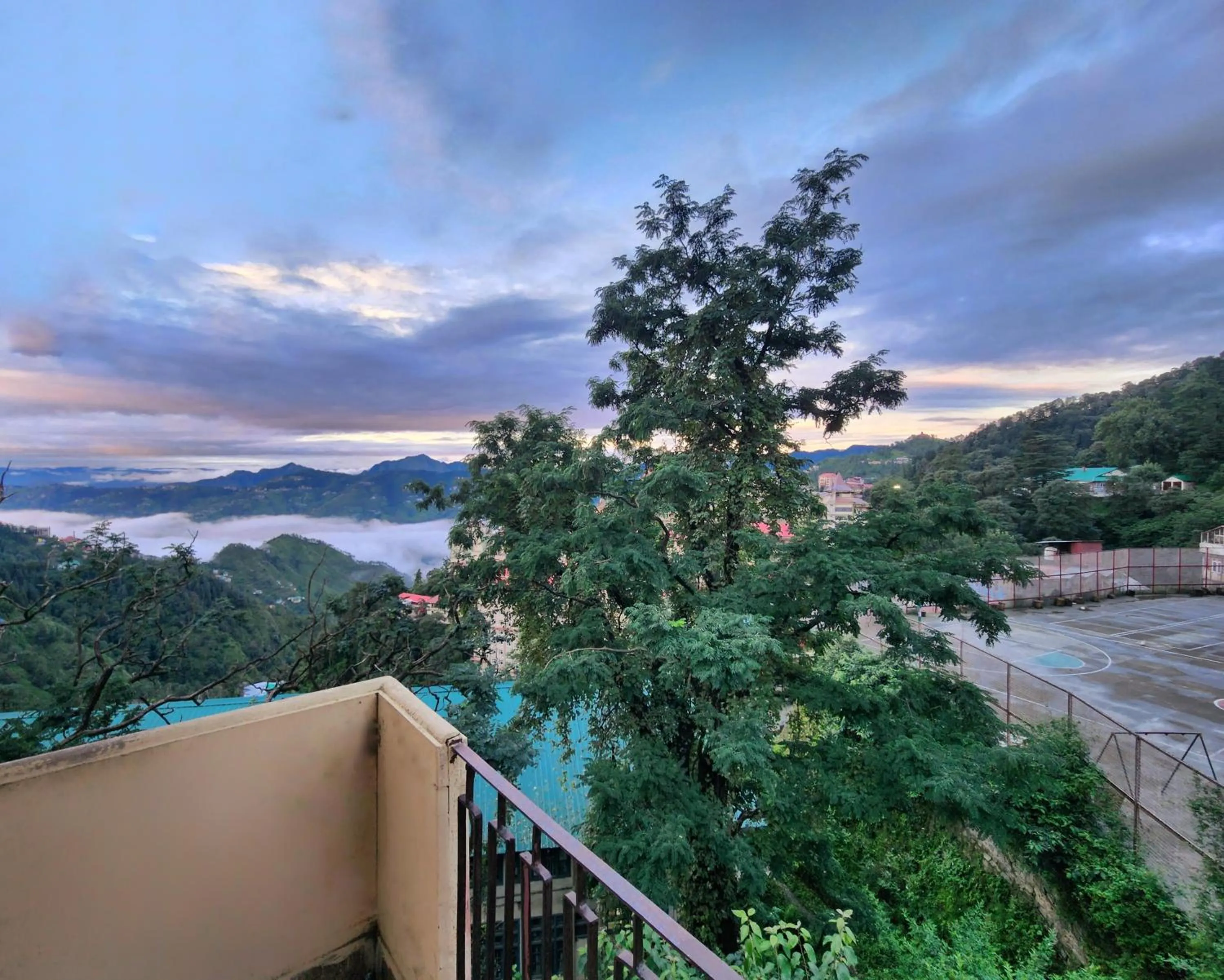 The Ashoka Inn 300mts walkable from Mall Road