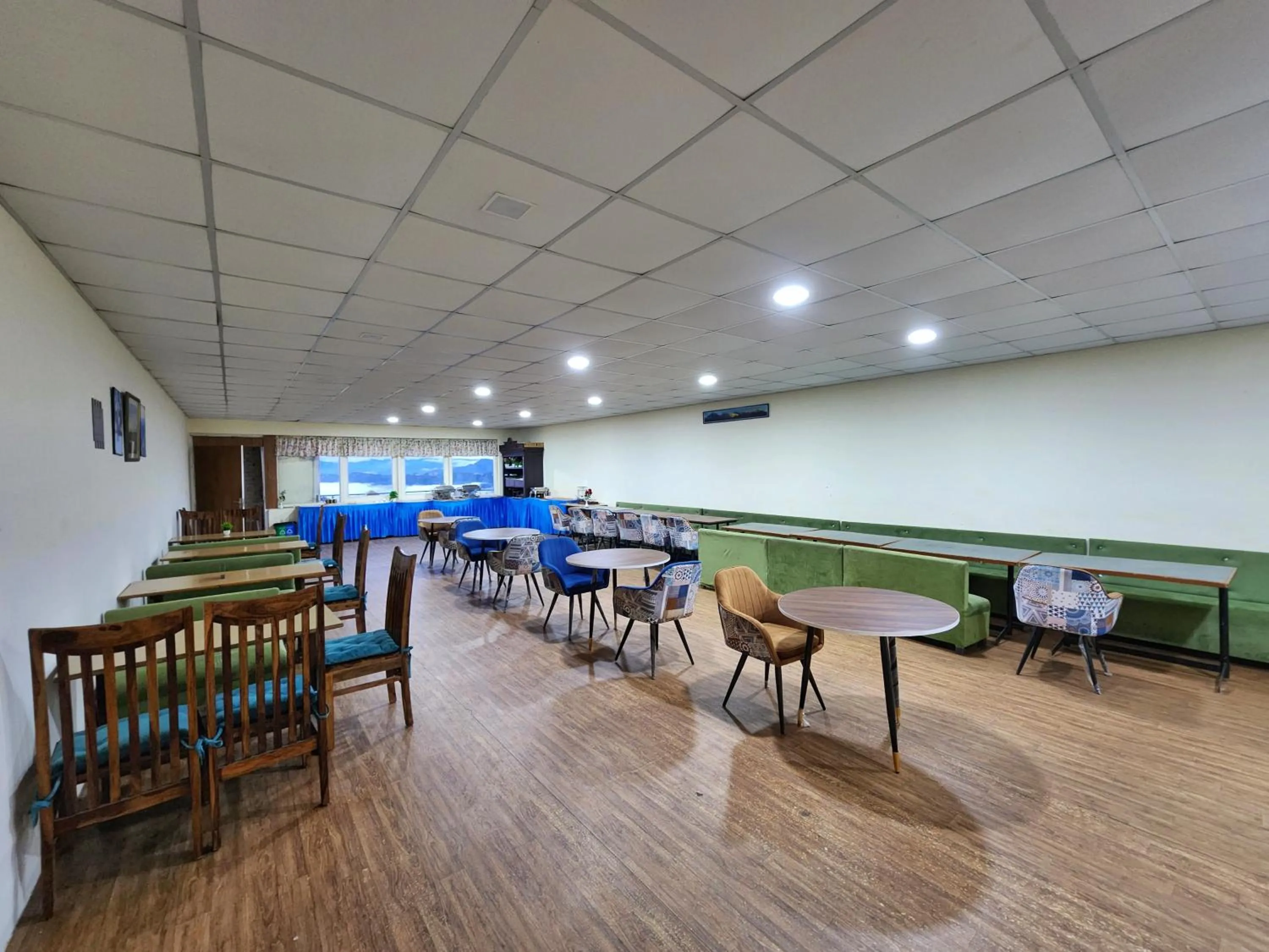 The Ashoka Inn 300mts walkable from Mall Road