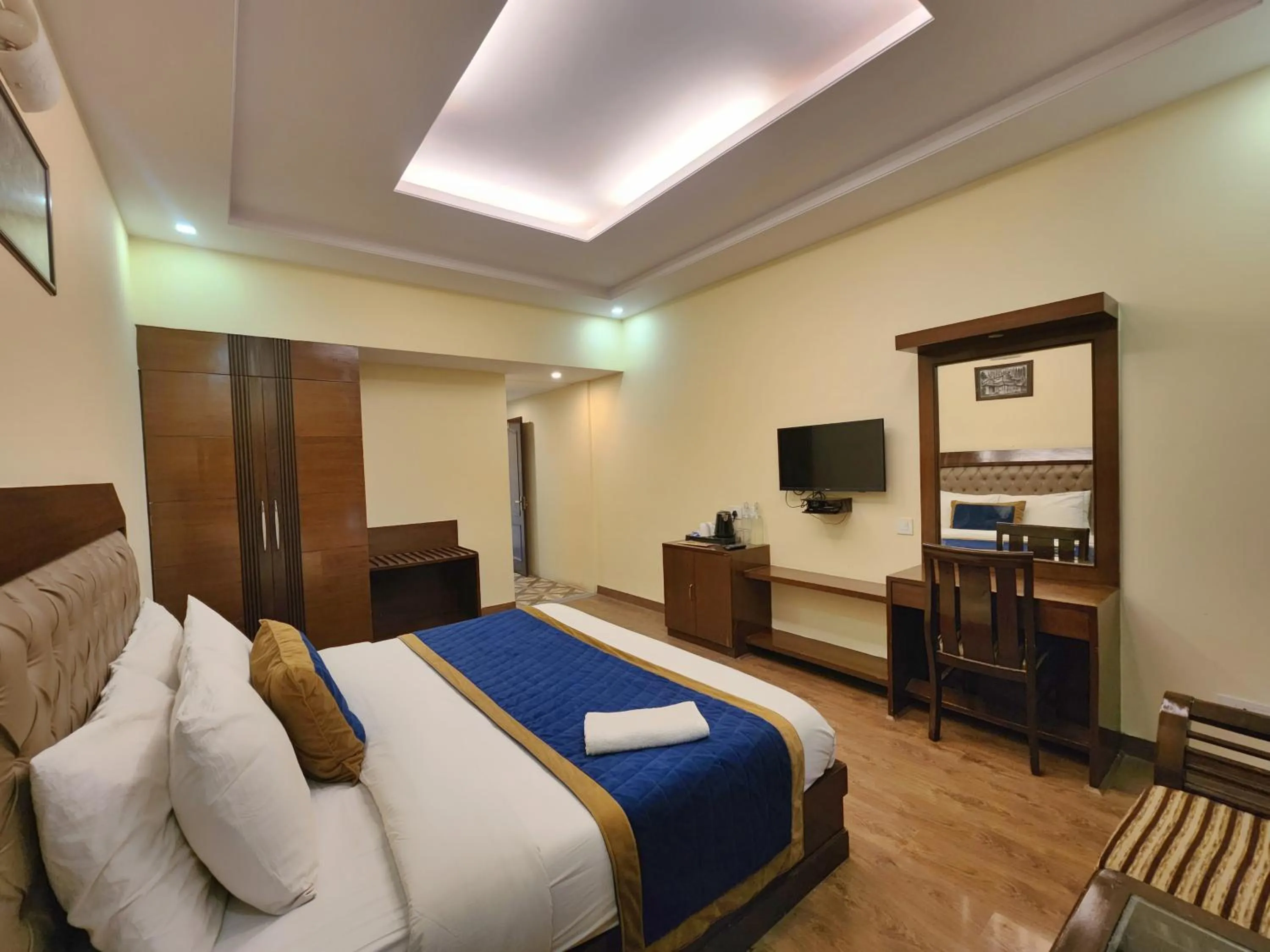 Bed in The Ashoka Inn 300mts walkable from Mall Road