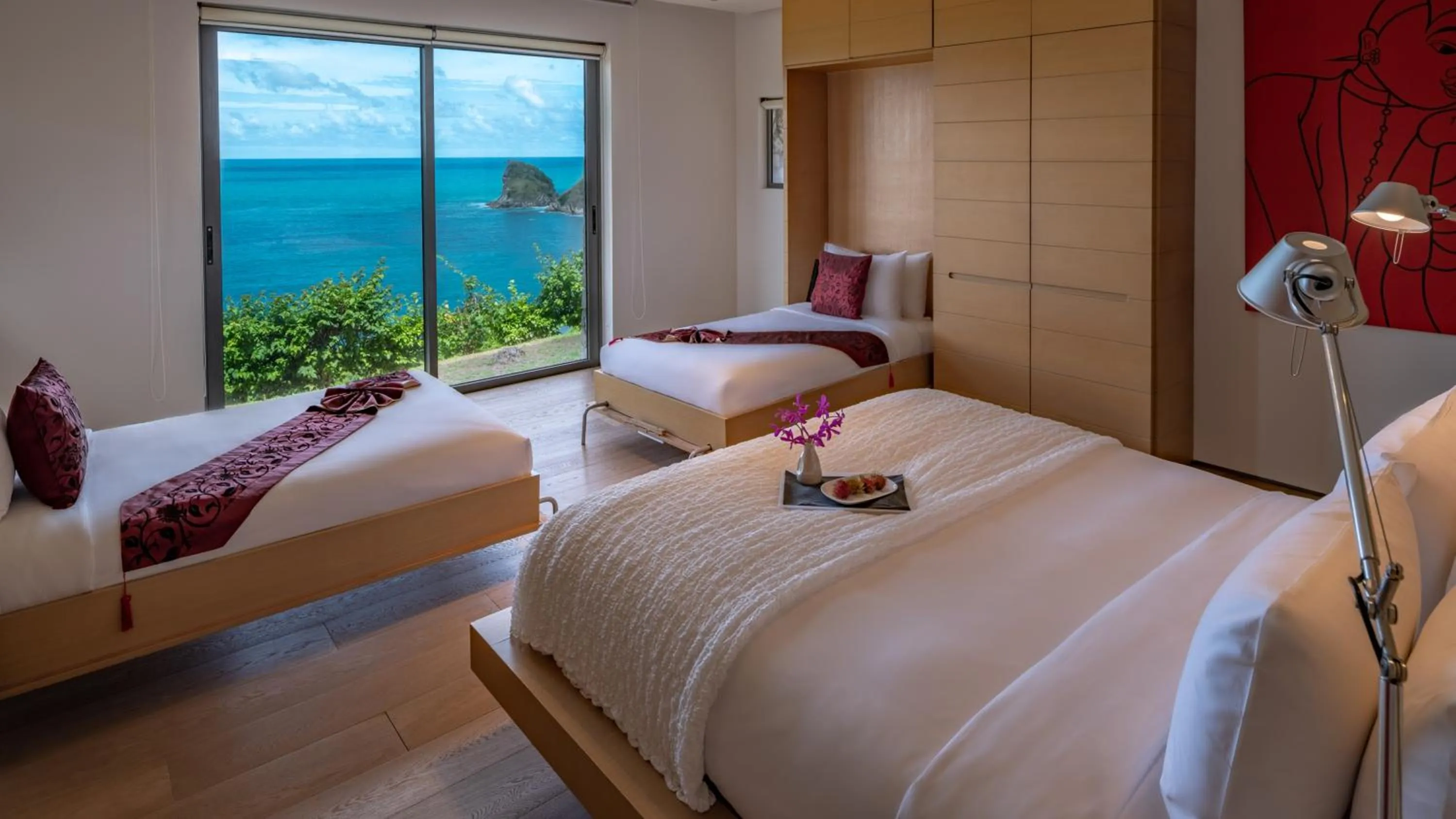 Bed in Villa Saengootsa