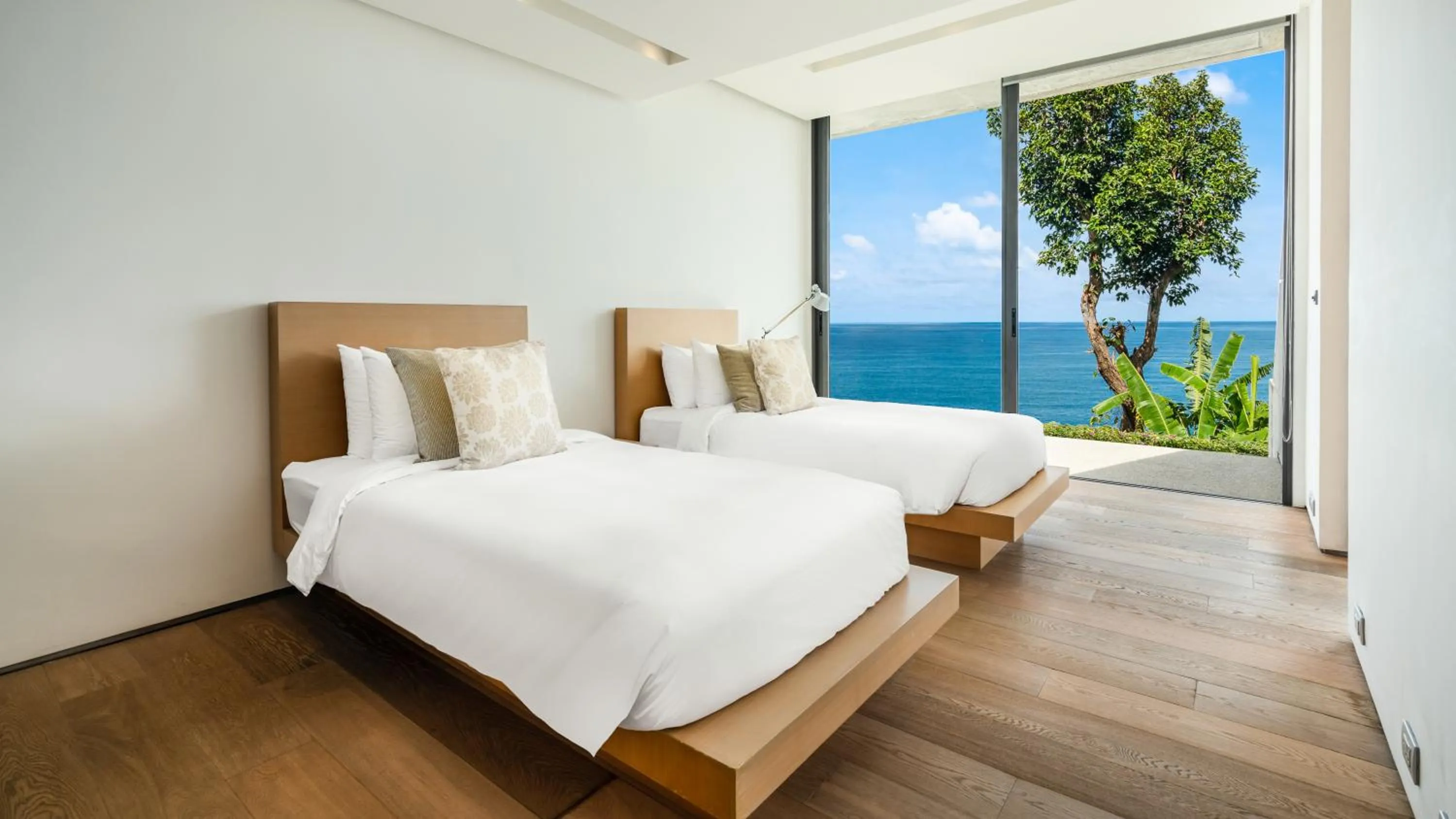 Bed in Villa Saengootsa