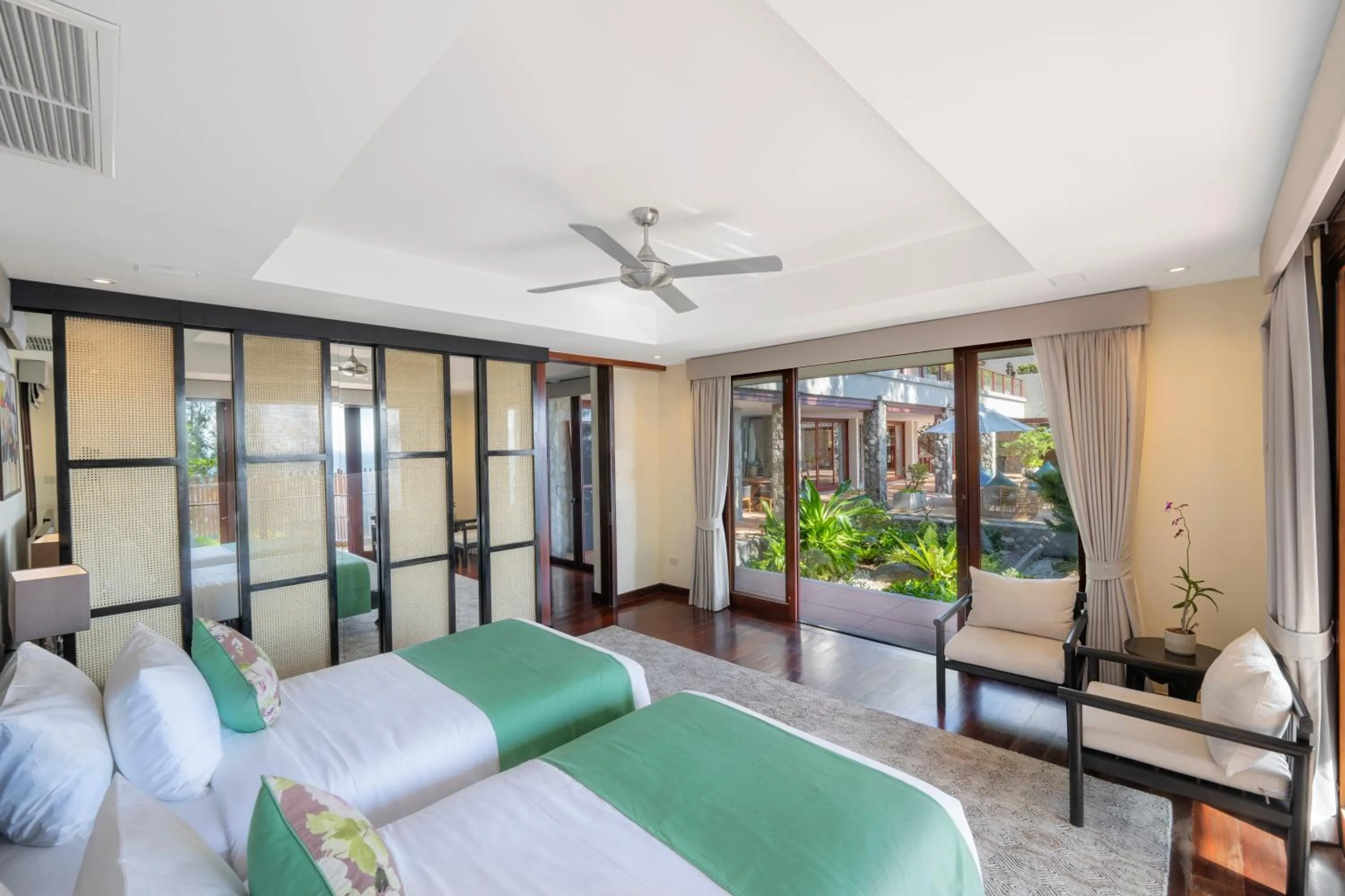 Seating area, Bed in Villa Horizon