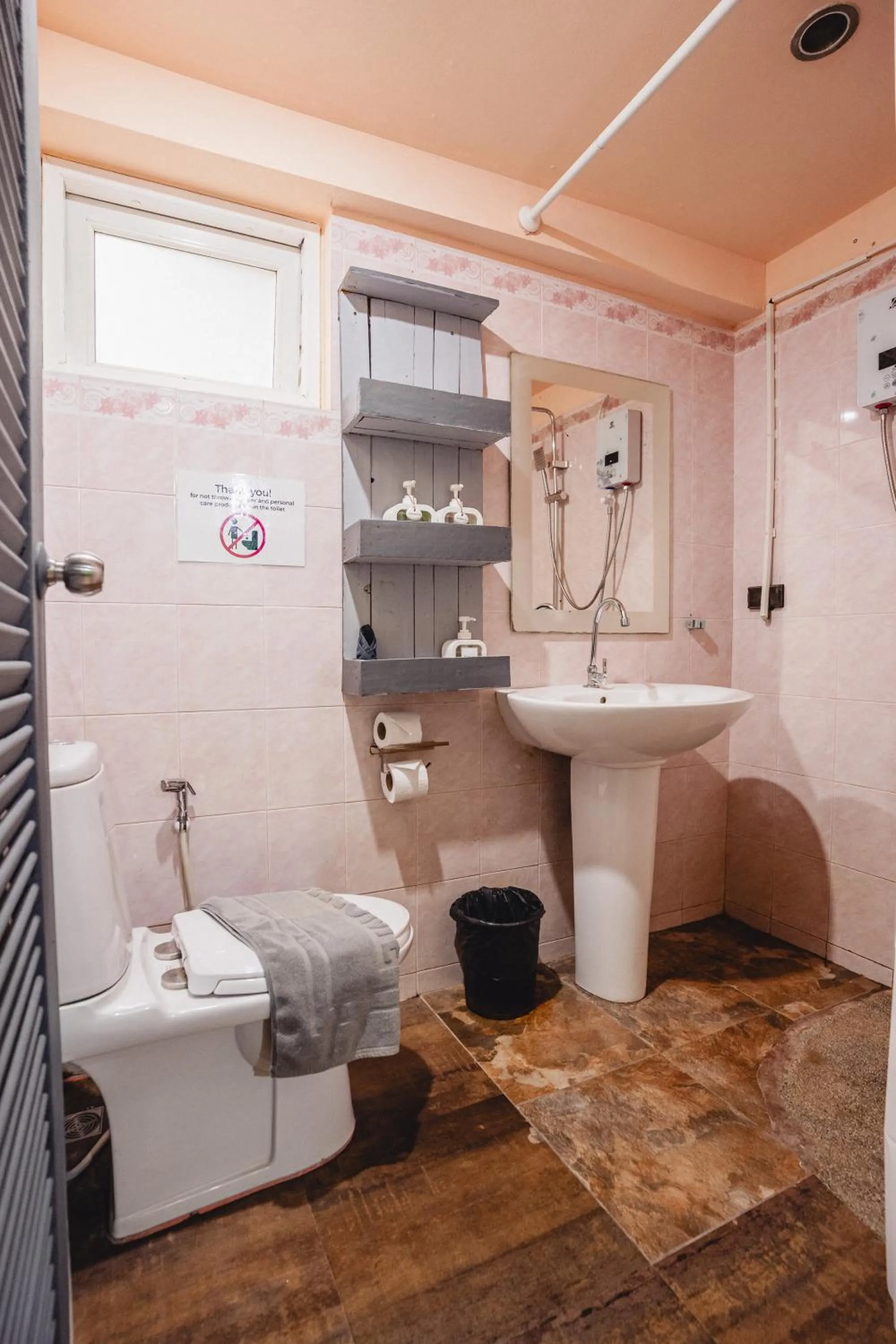 Bathroom in Lemon House apartment