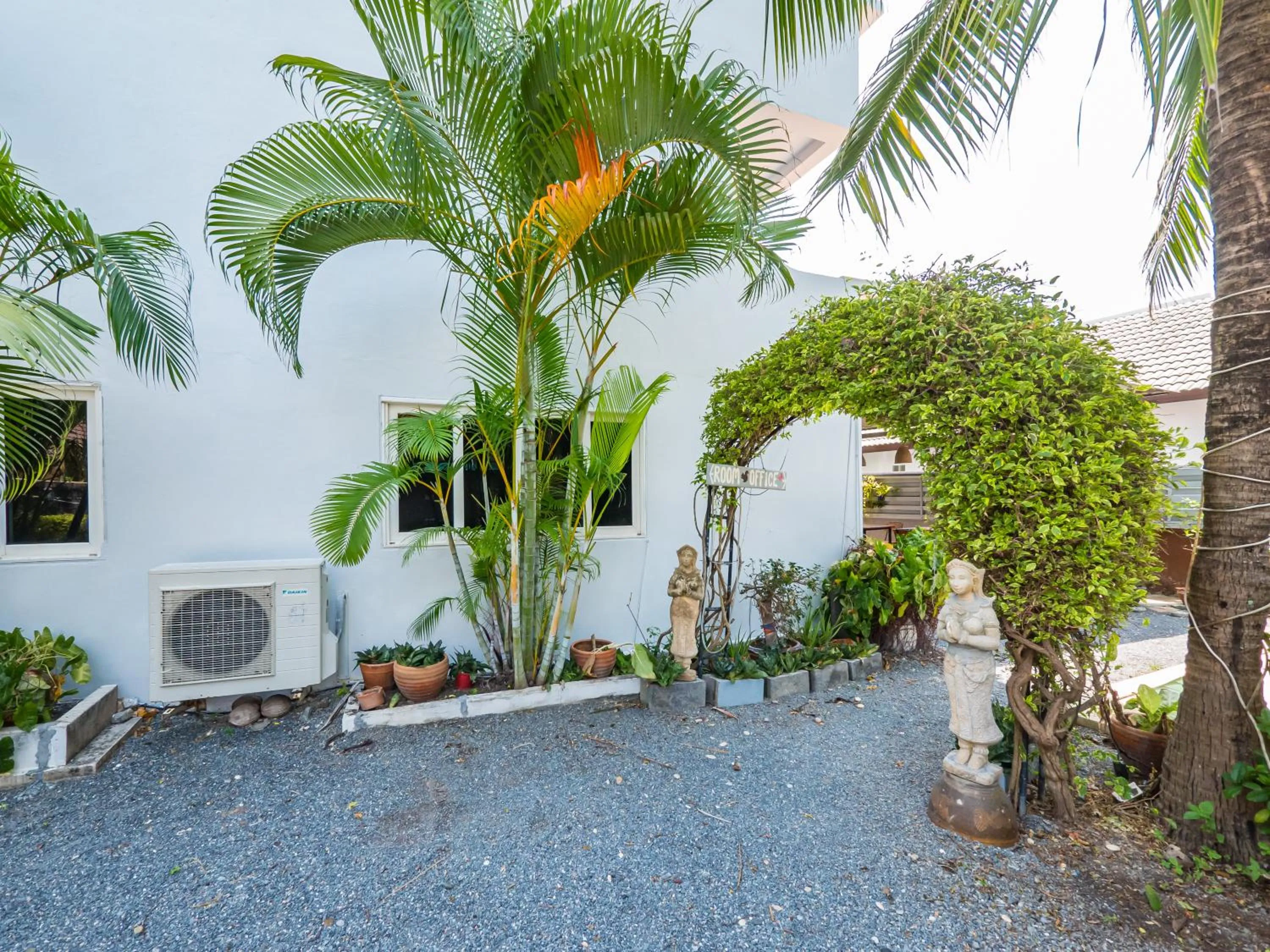 Garden in Lemon House apartment