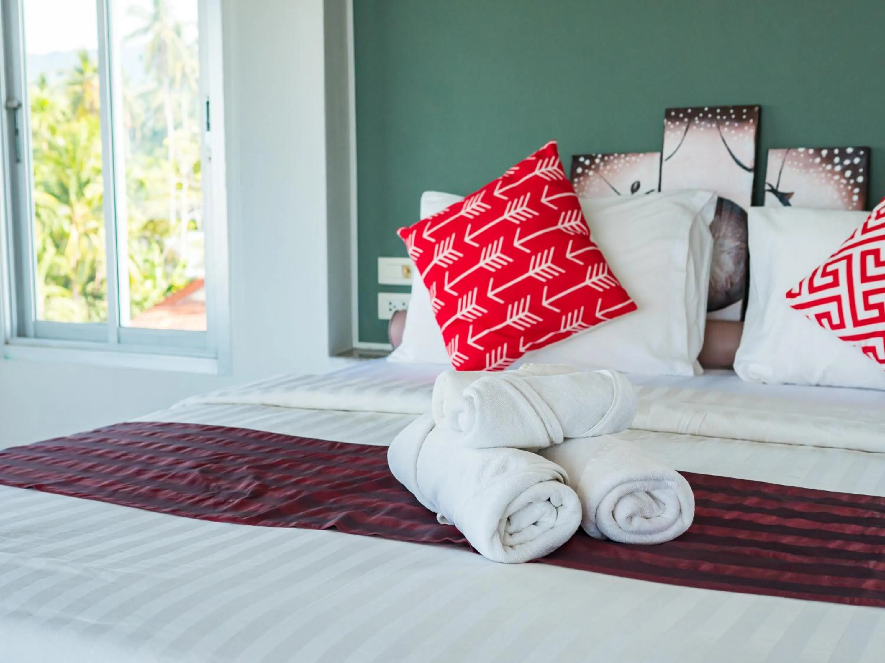 towels, Bed in Lemon House apartment