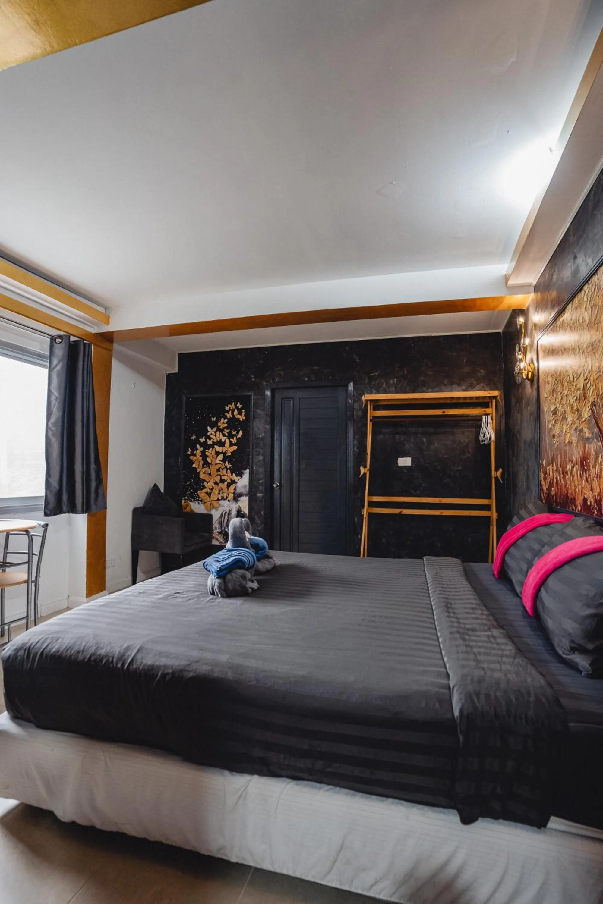 Bedroom, Bed in Lemon House apartment