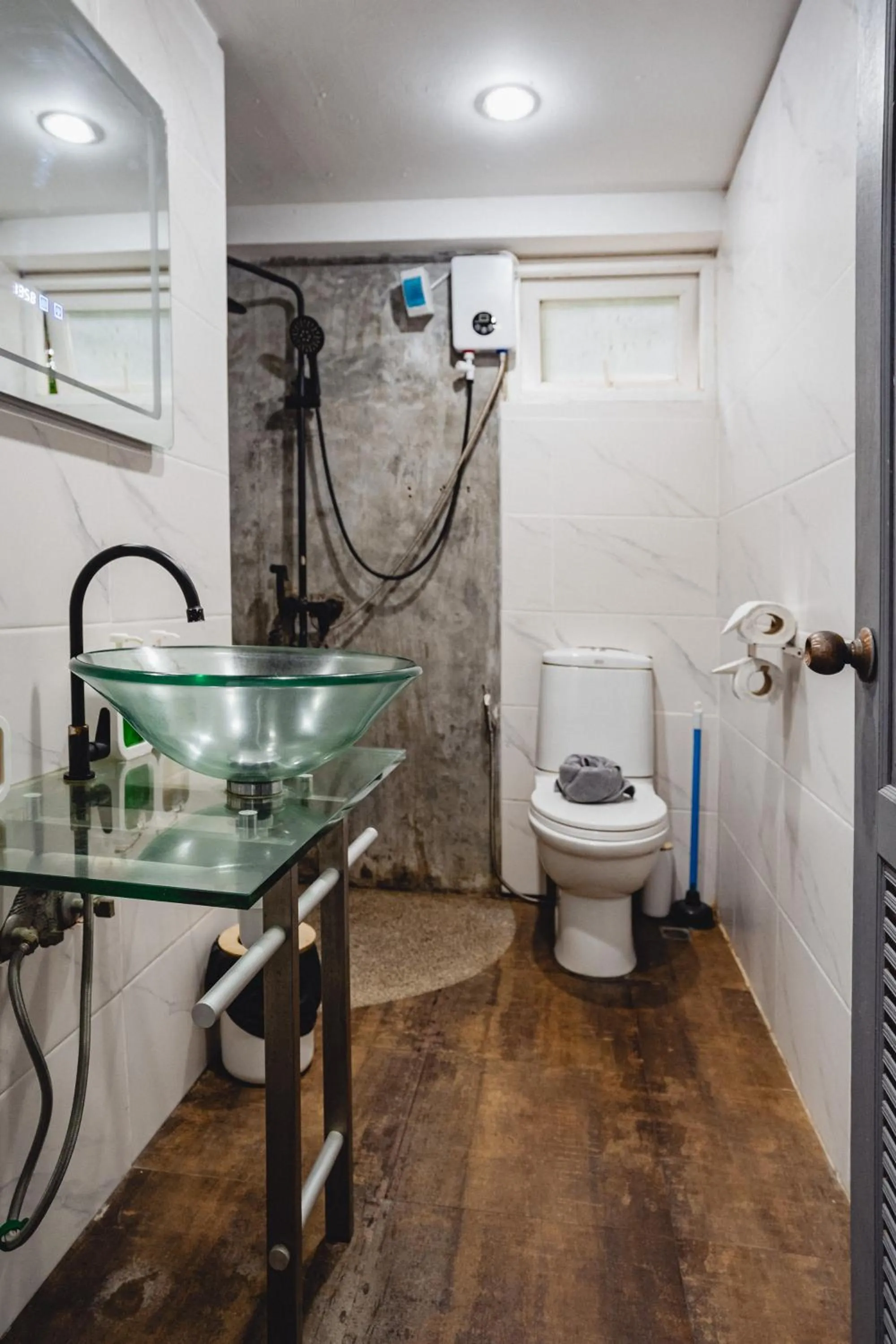 Bathroom in Lemon House apartment