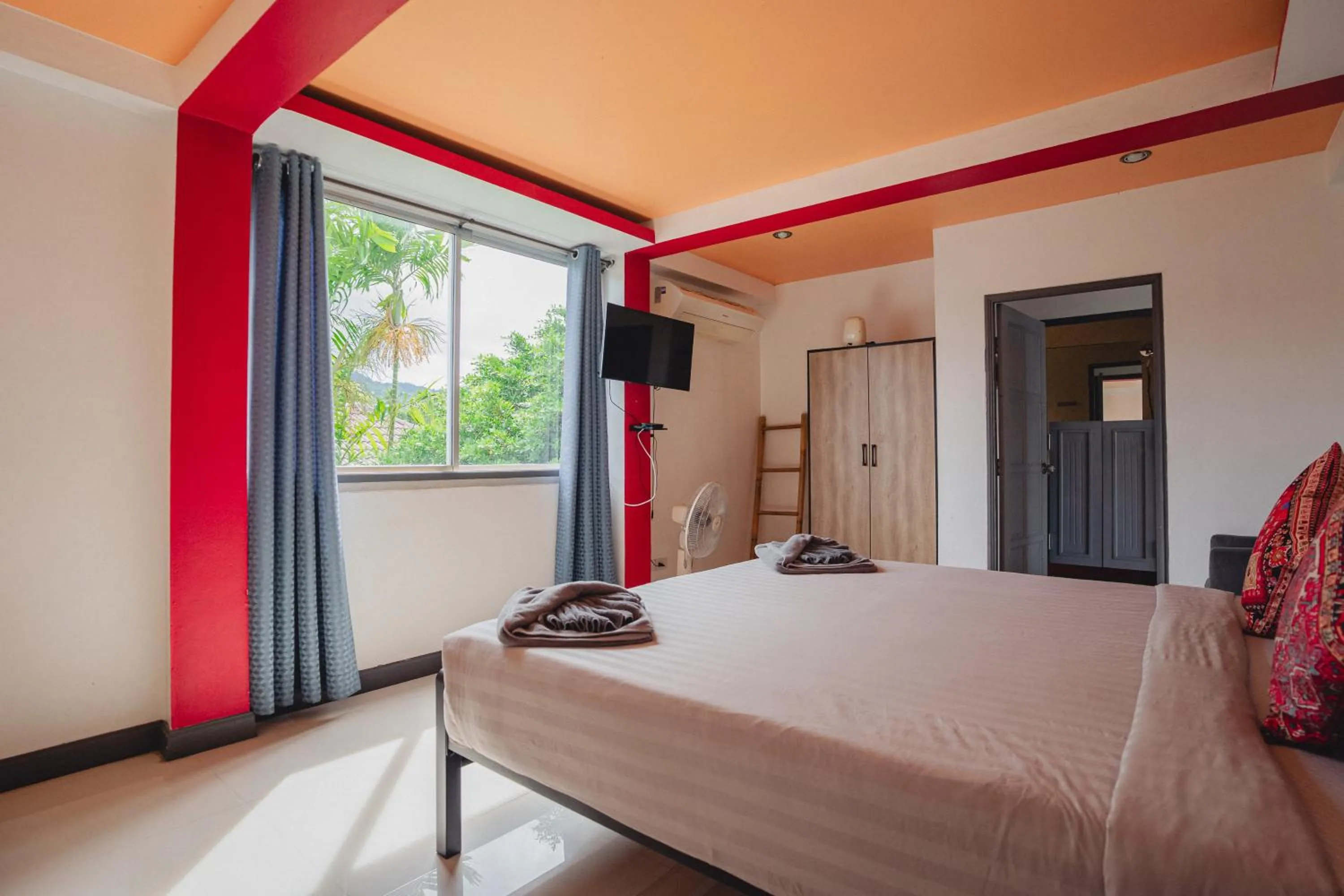 Bedroom, Bed in Lemon House apartment