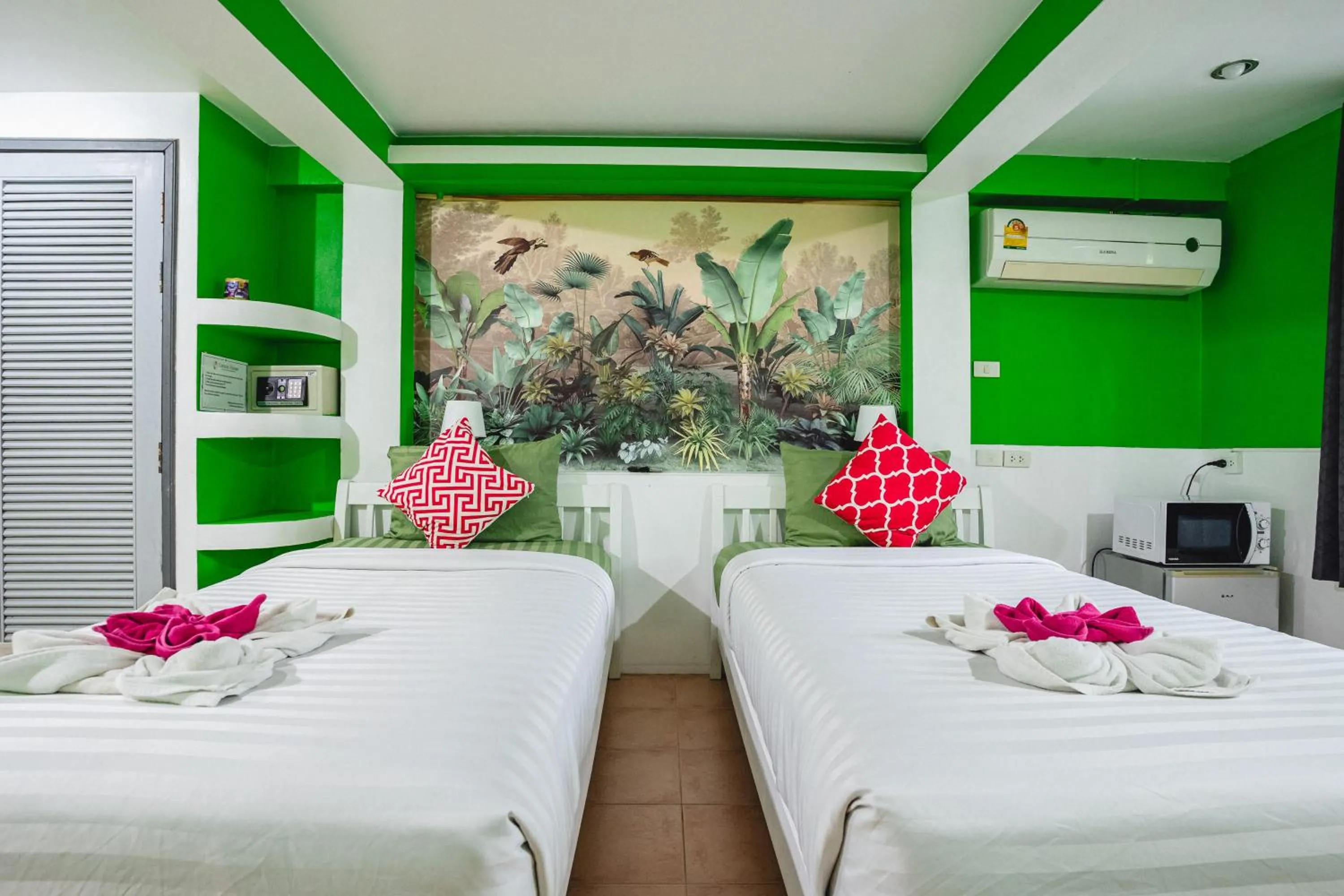 Bedroom, Bed in Lemon House apartment