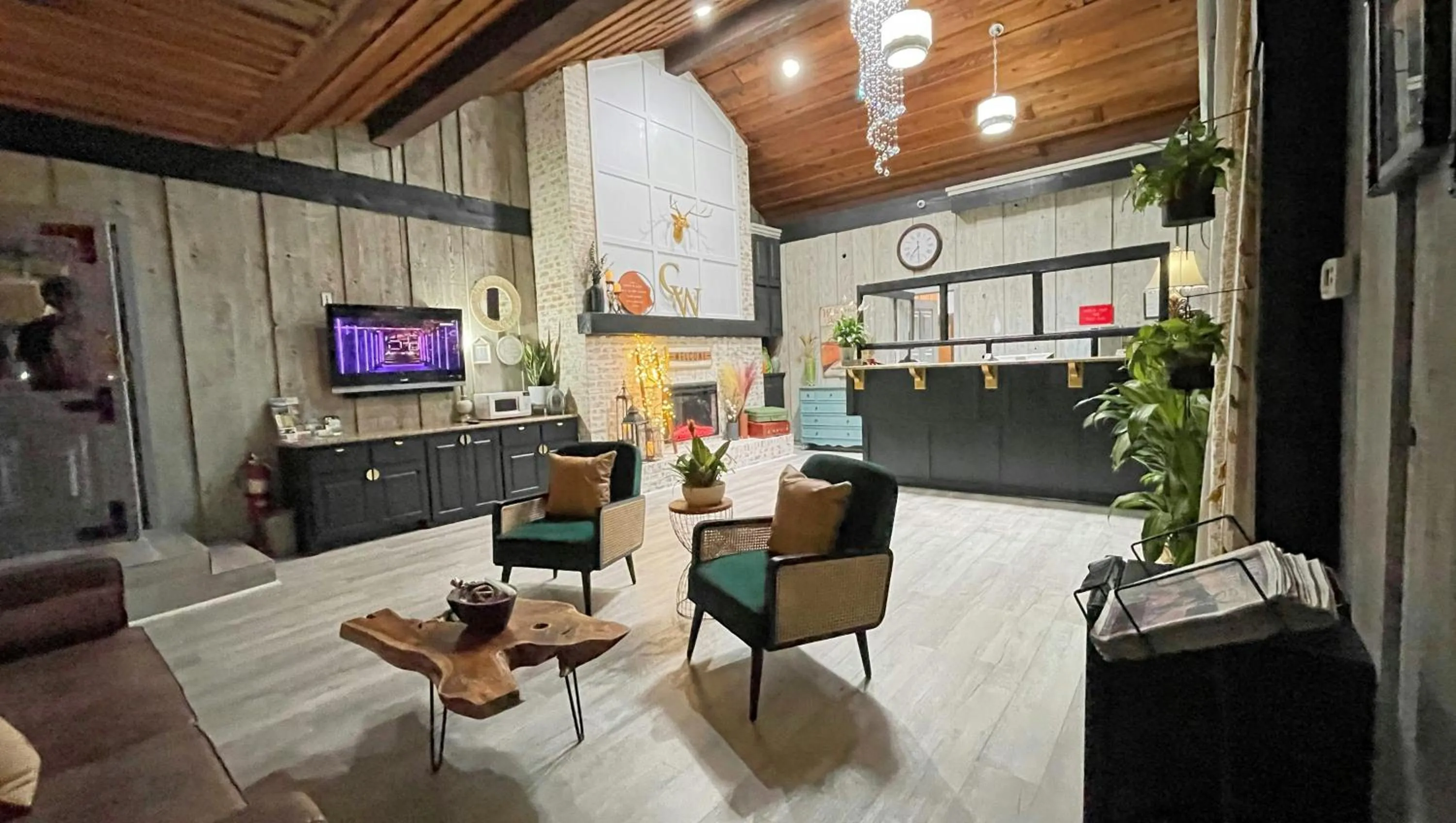 Charles Wesley Motor Lodge Downtown Broken Bow- Hochatown