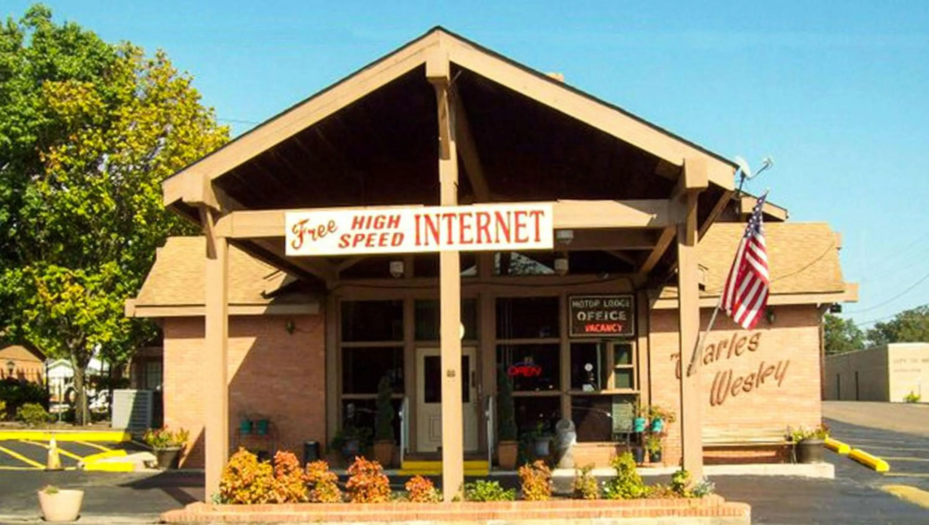 Charles Wesley Motor Lodge Downtown Broken Bow- Hochatown