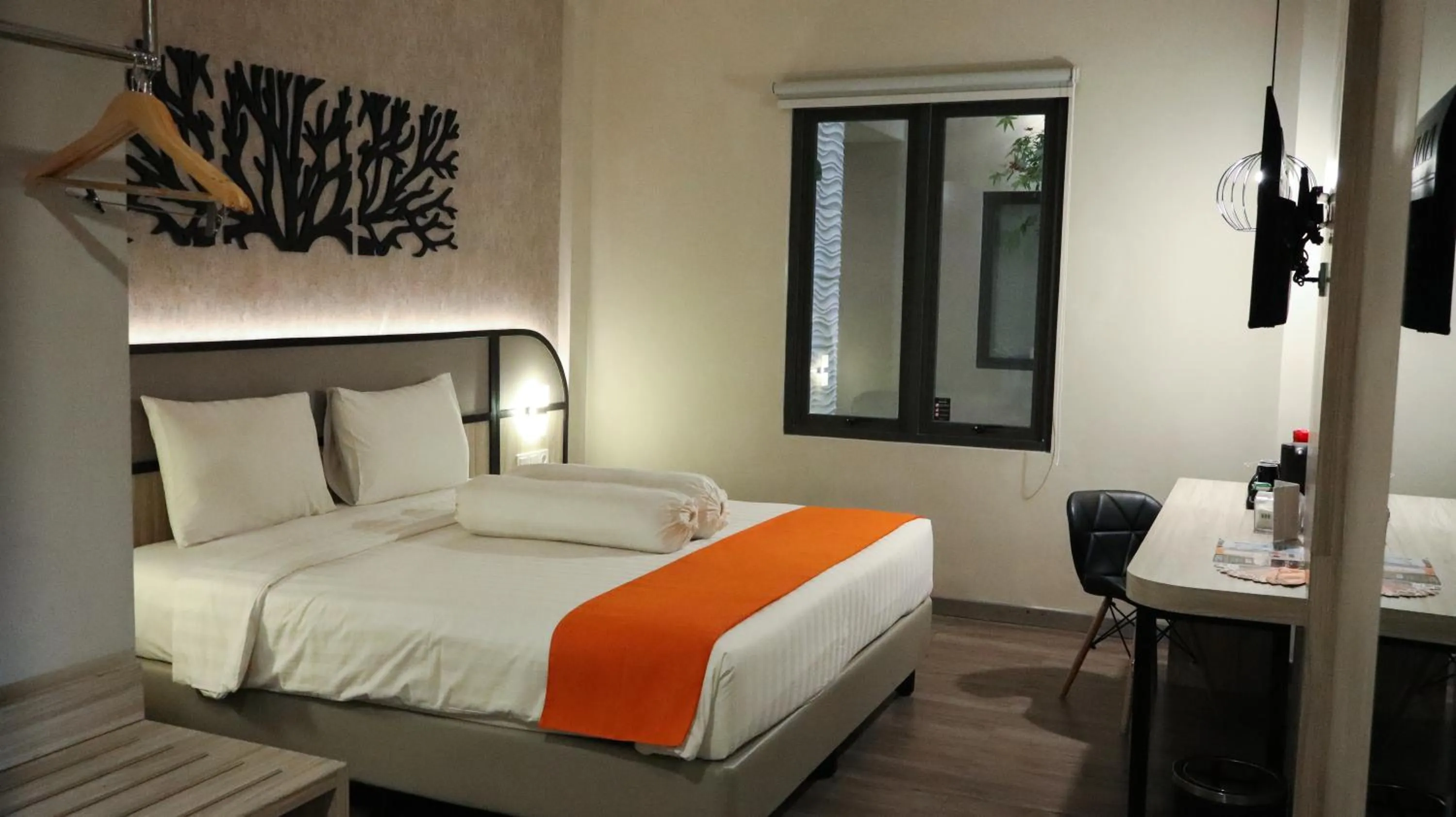 Bed in Front One Gosyen Hotel Salatiga