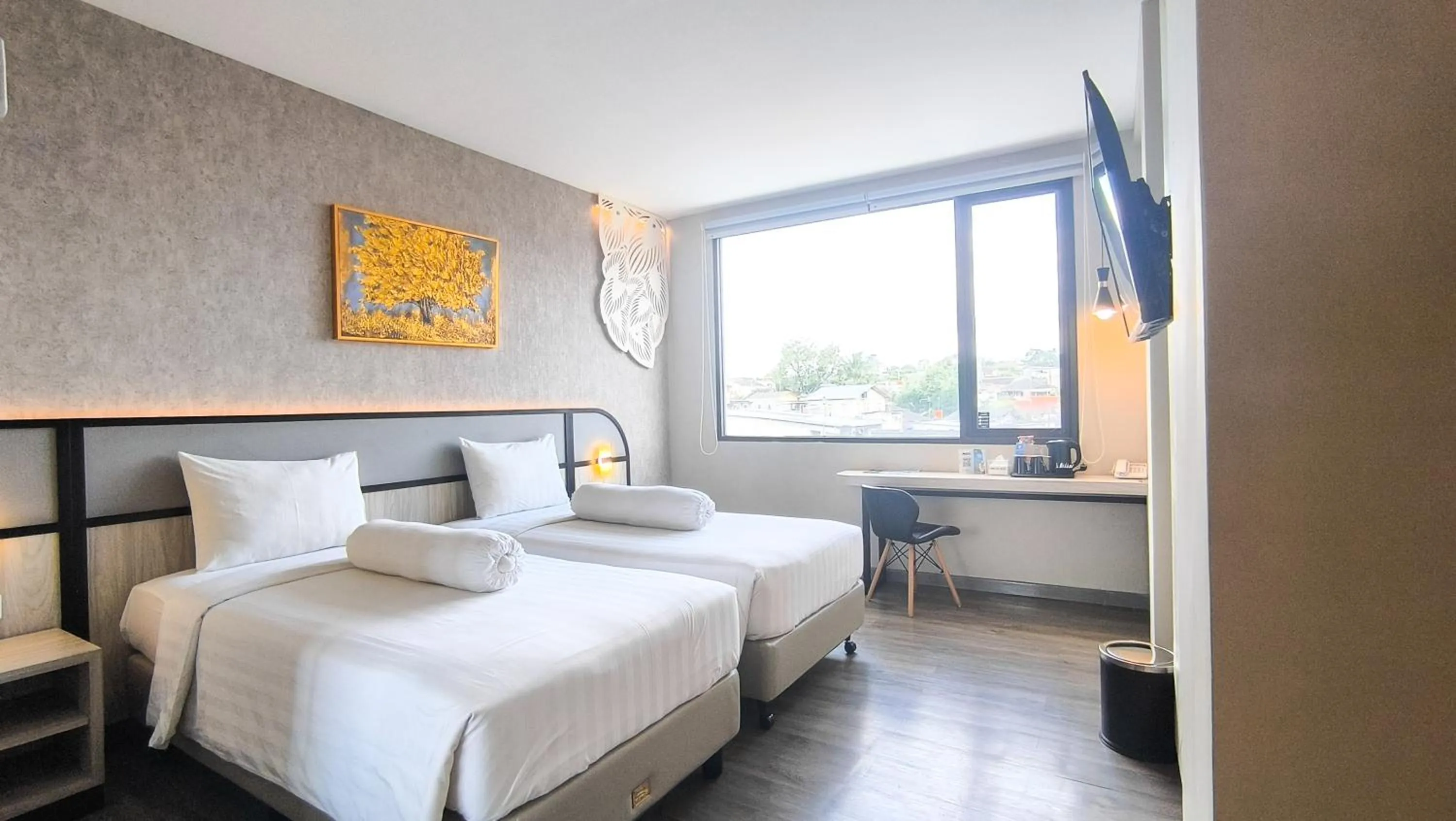 Deluxe Twin Room in Front One Gosyen Hotel Salatiga