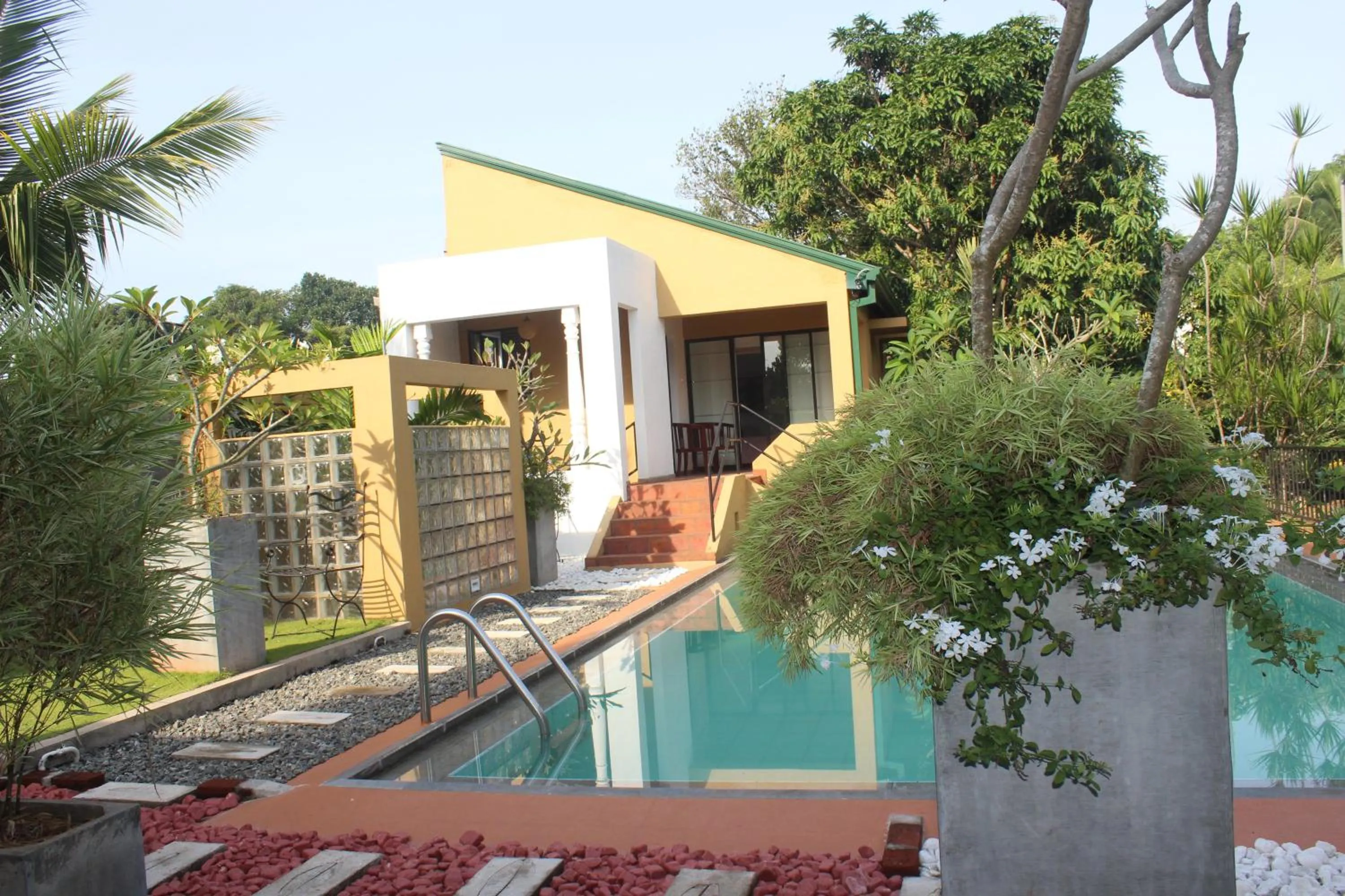 Swimming pool in Villa Escondite - The Hotel