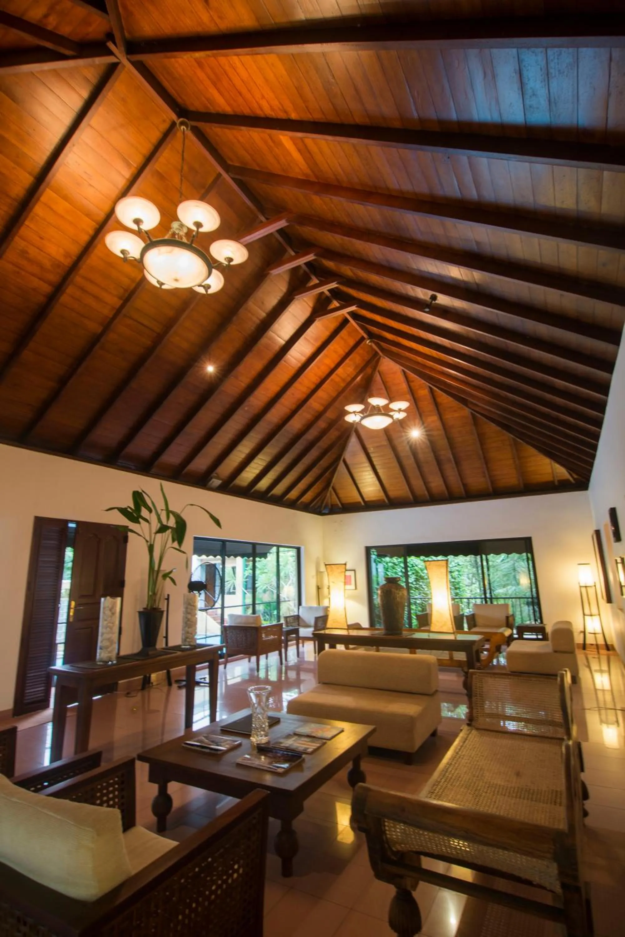 Library in Villa Escondite - The Hotel