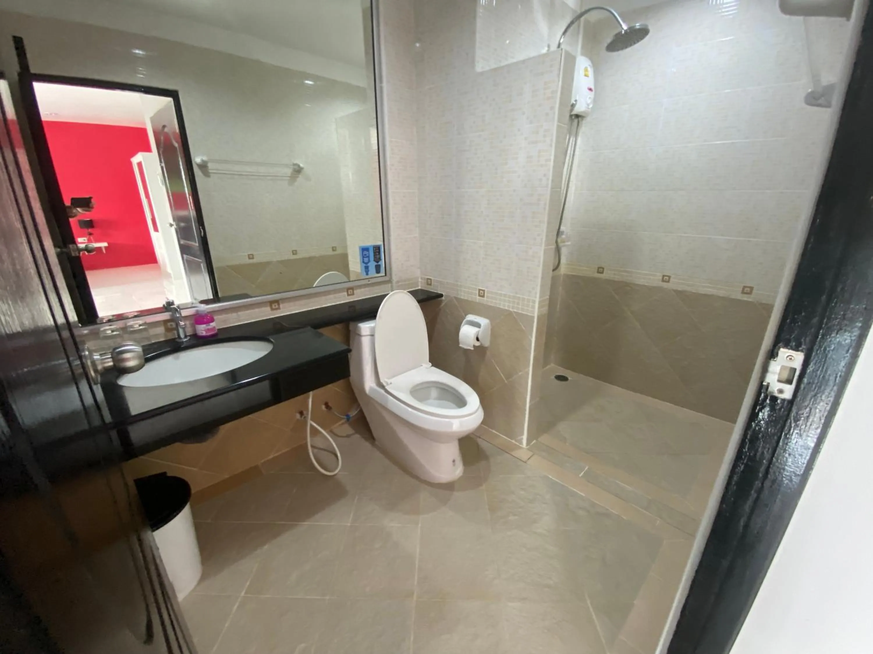 KARON STUDIO APARTMENT