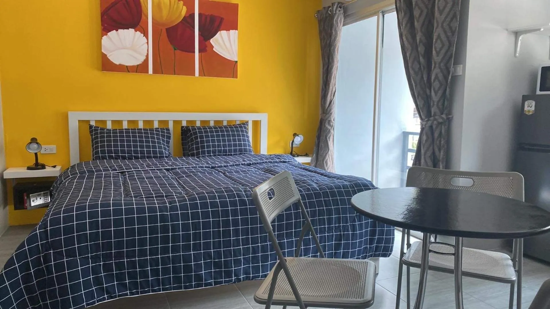 Bed in KARON STUDIO APARTMENT