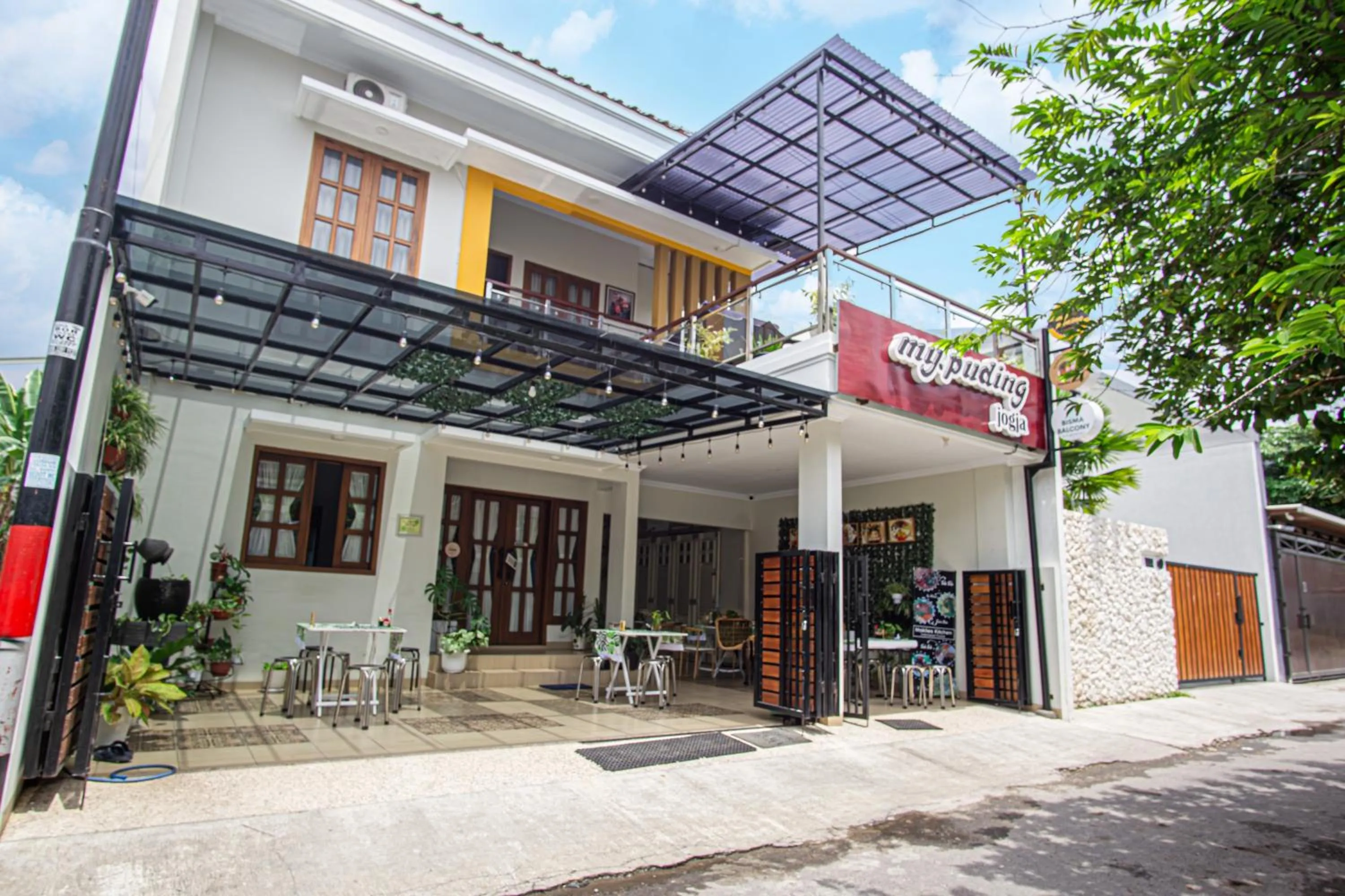 Property building in Bisma Balcony Homestay