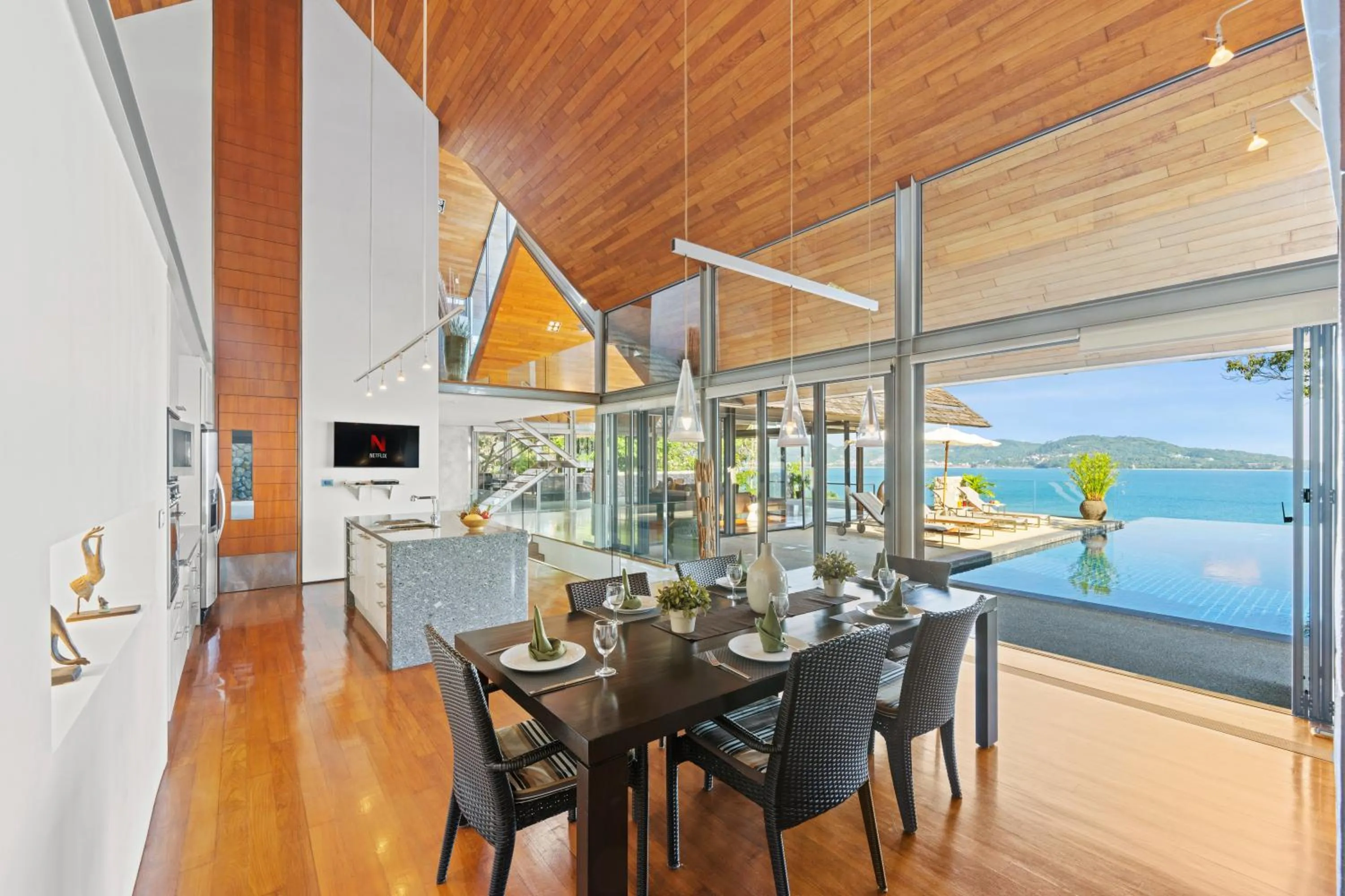Dining area in Villa Hale Malia