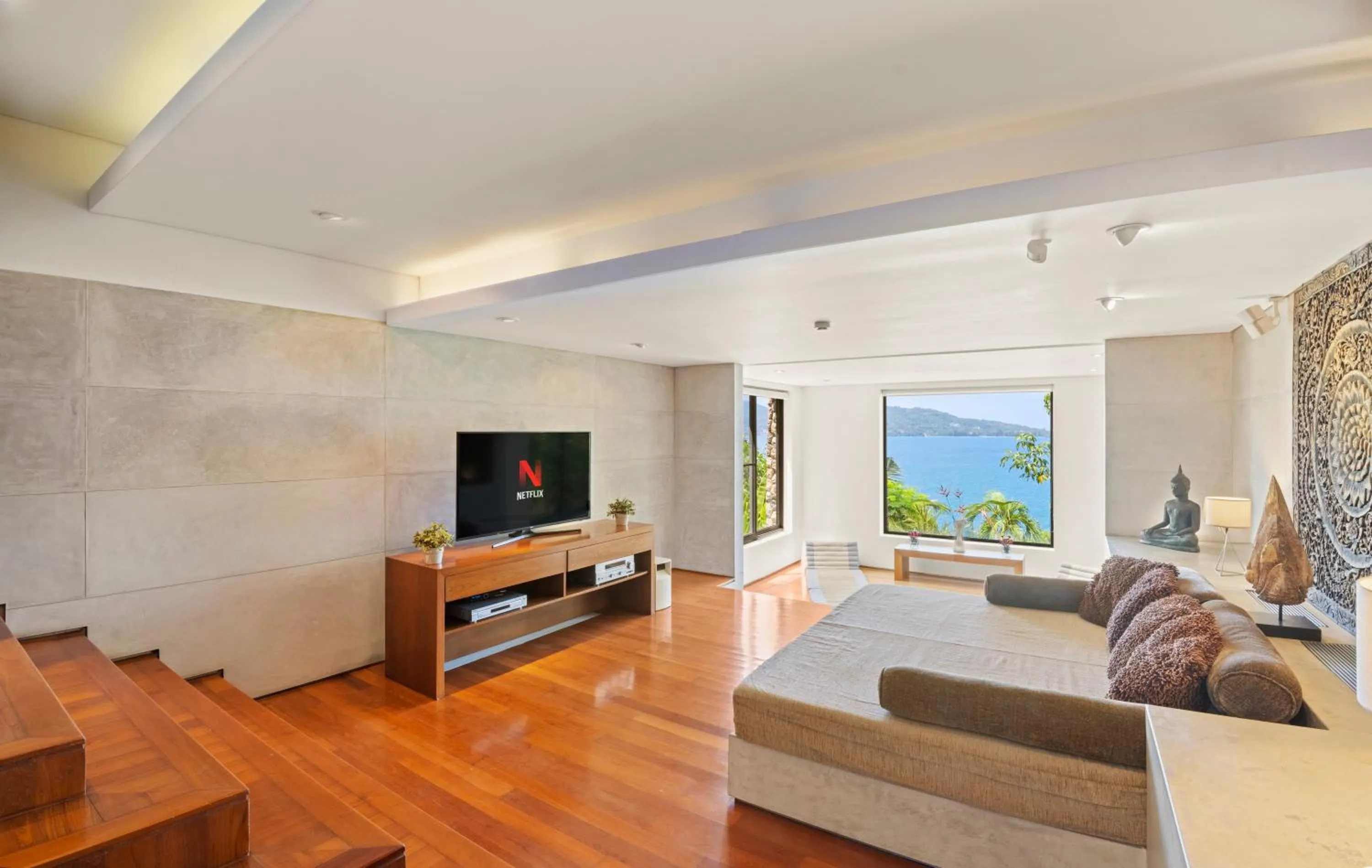 Communal lounge/ TV room in Villa Hale Malia