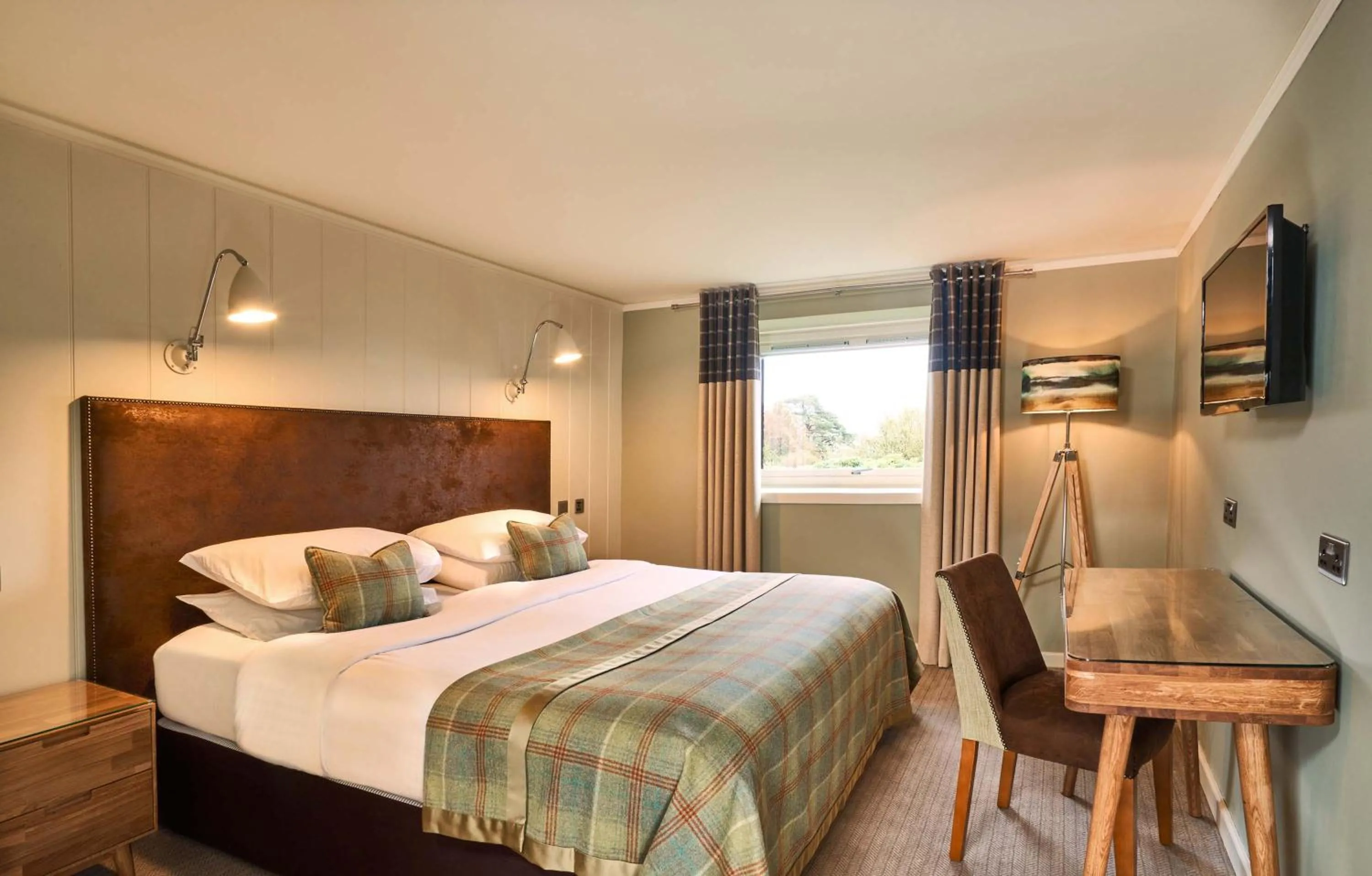 Bedroom, Bed in Isle Of Mull Hotel and Spa