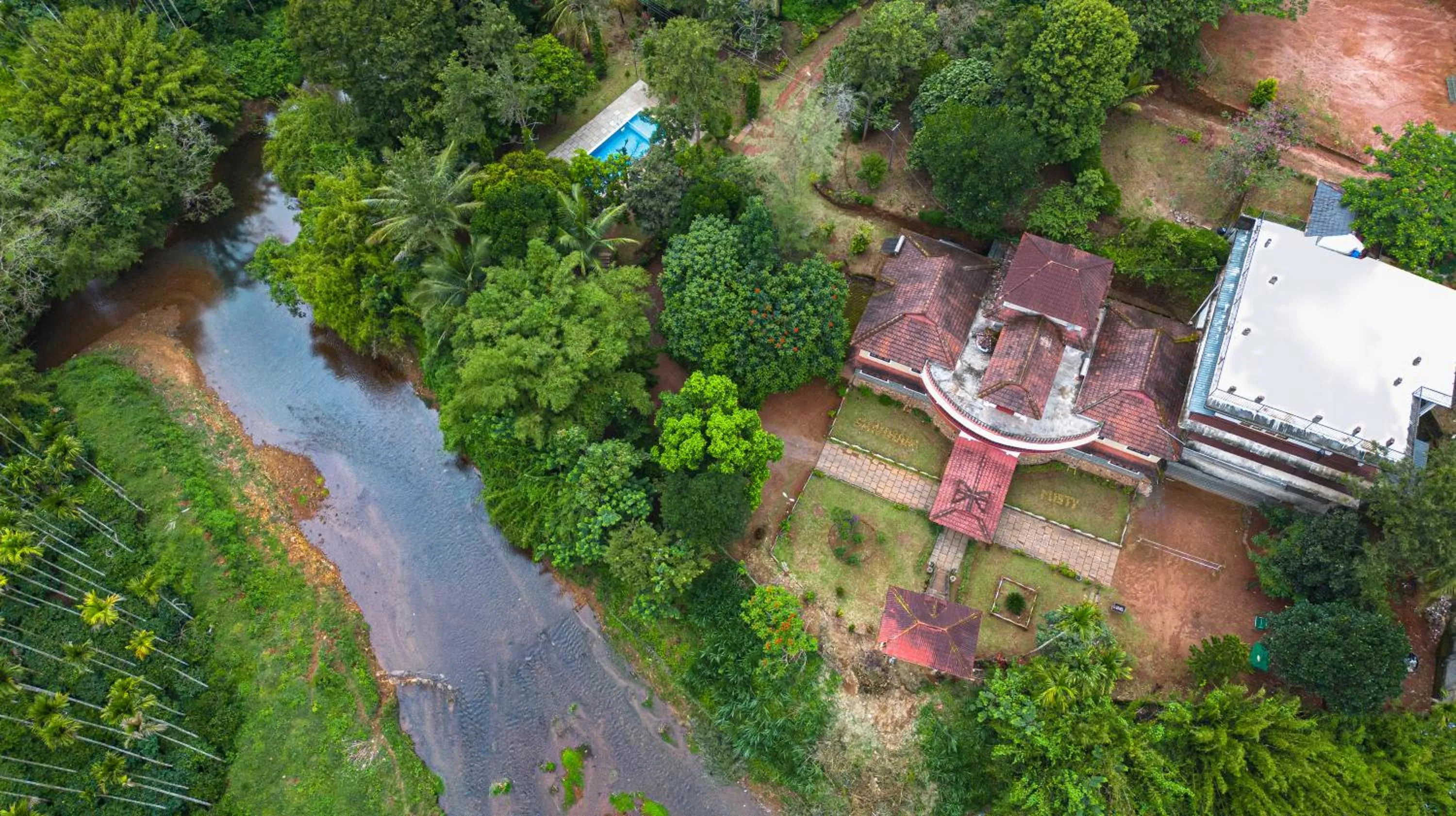 Property building in Misty Heights by The Sanihara