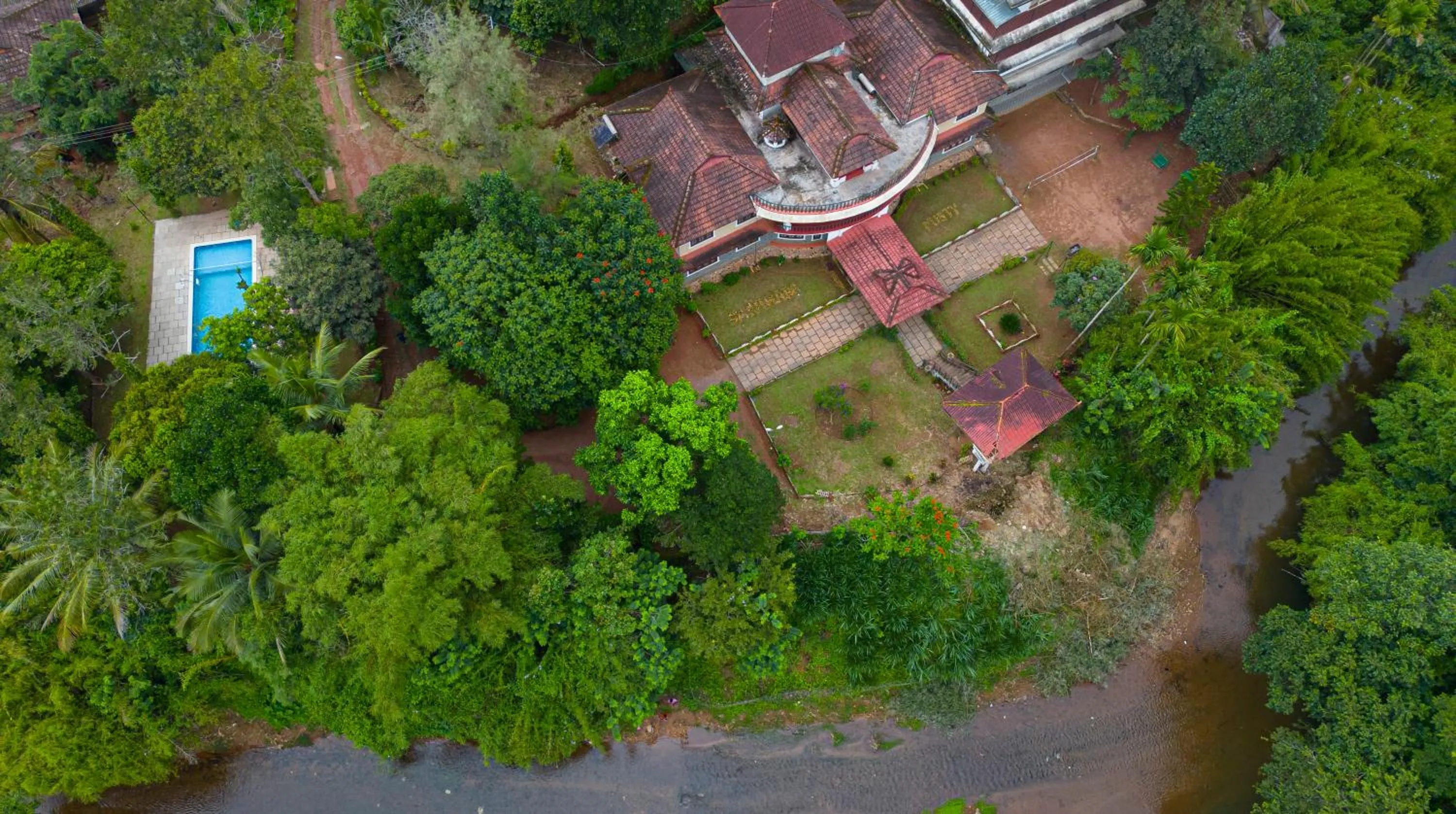 Property building in Misty Heights by The Sanihara